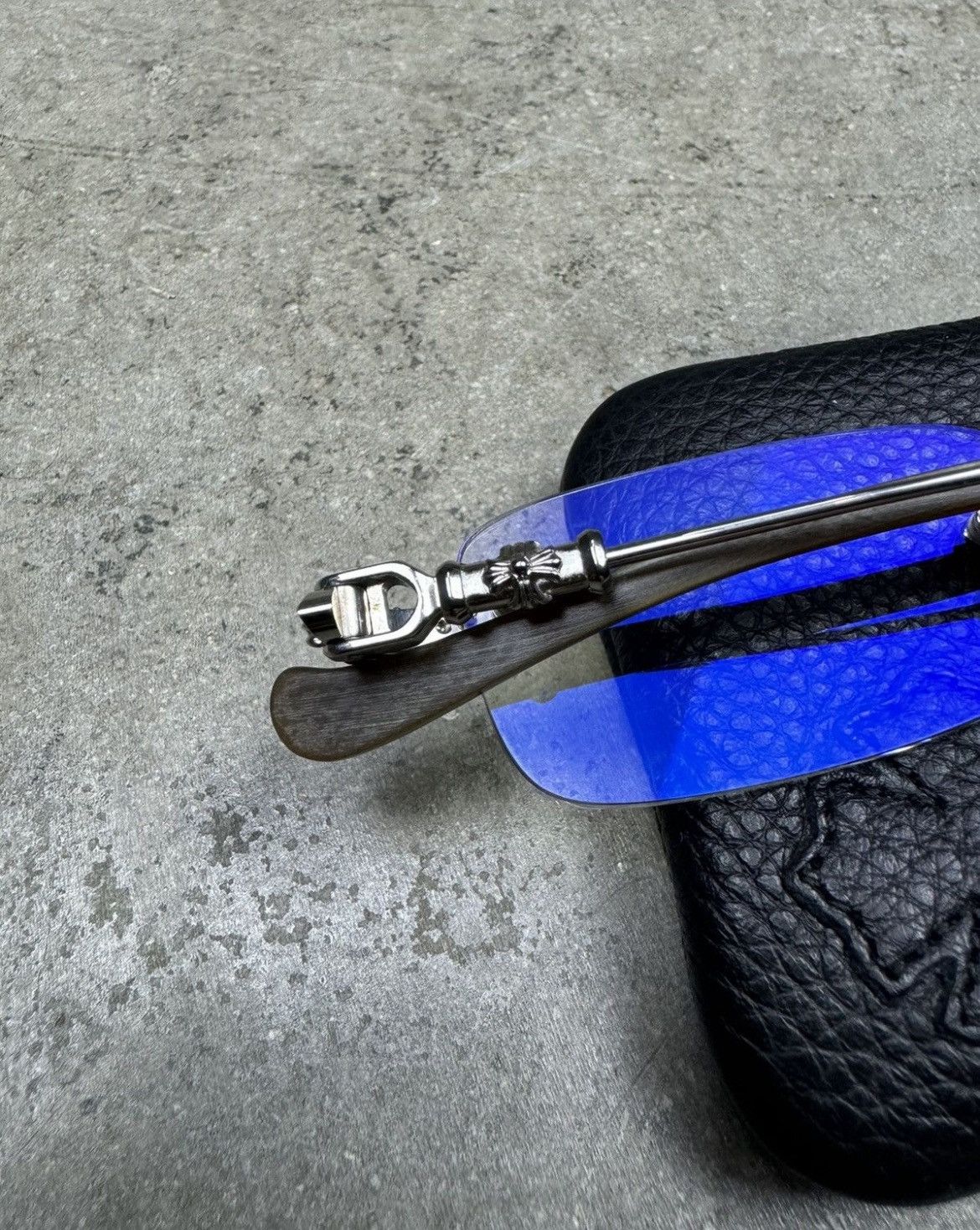 Chrome Hearts Rare Chrome Hearts “Pills I” Buffalo Horn Frameless Glasses Size ONE SIZE - 7 Thumbnail