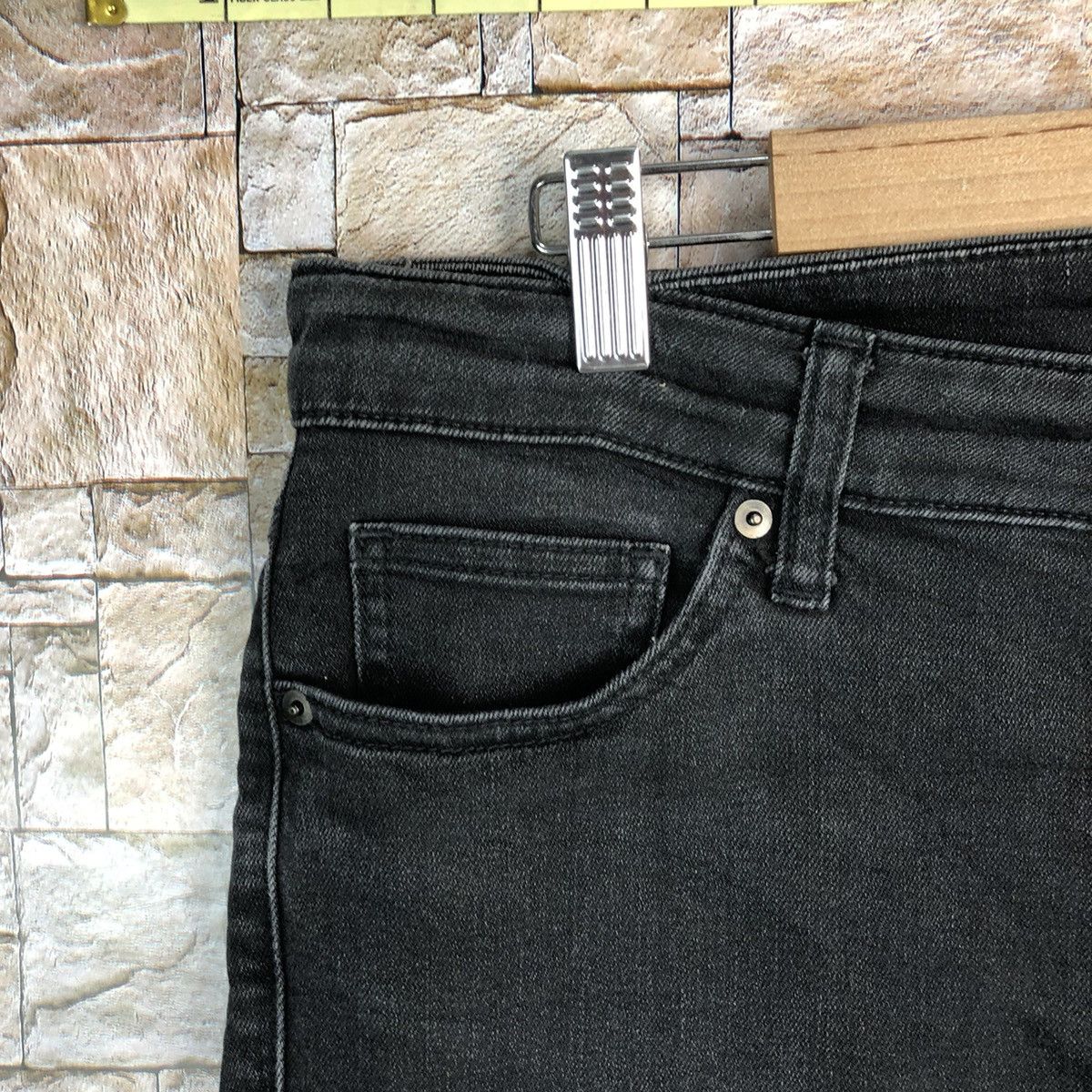 Uniqlo Uniqlo Jeans Black Denim Pants #7596 Size US 31 - 8 Thumbnail