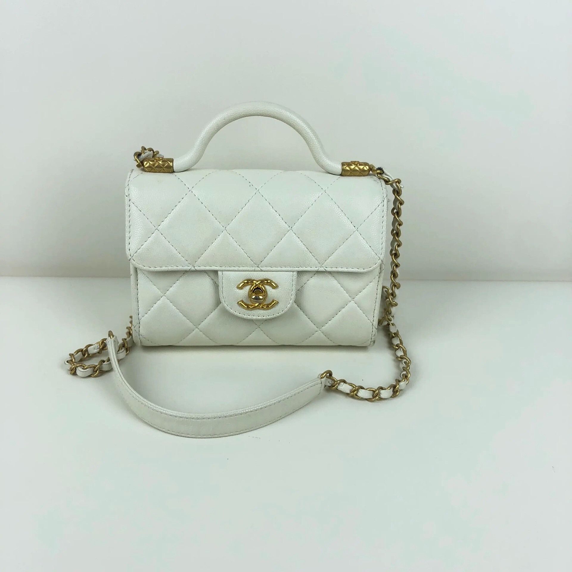 Chanel Pre-loved Bag Very good condition Size ONE SIZE - 1 Thumbnail