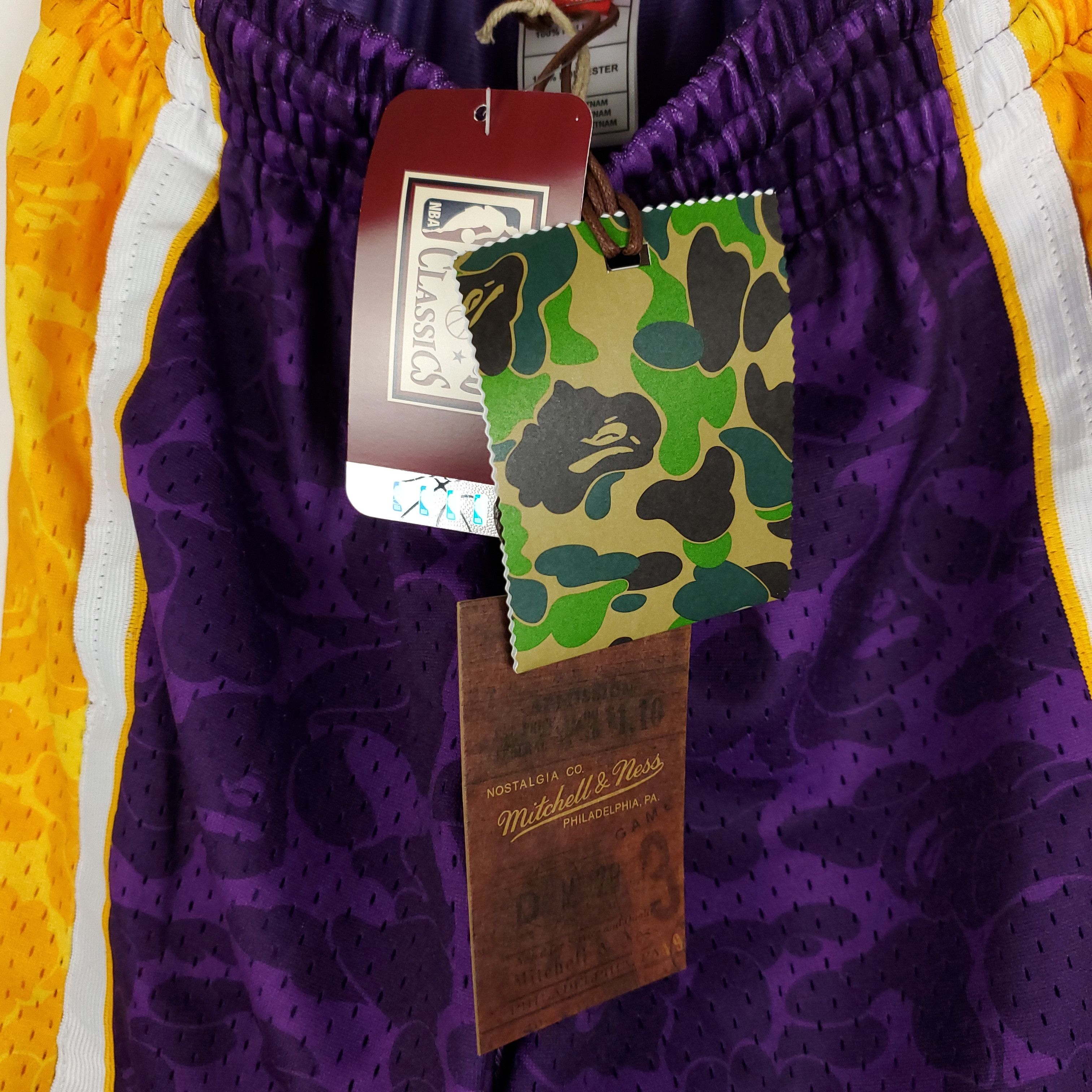 Bape × Mitchell & Ness Bape x Mitchell & Ness Lakers Shorts Size US 30 / EU 46 - 8 Thumbnail