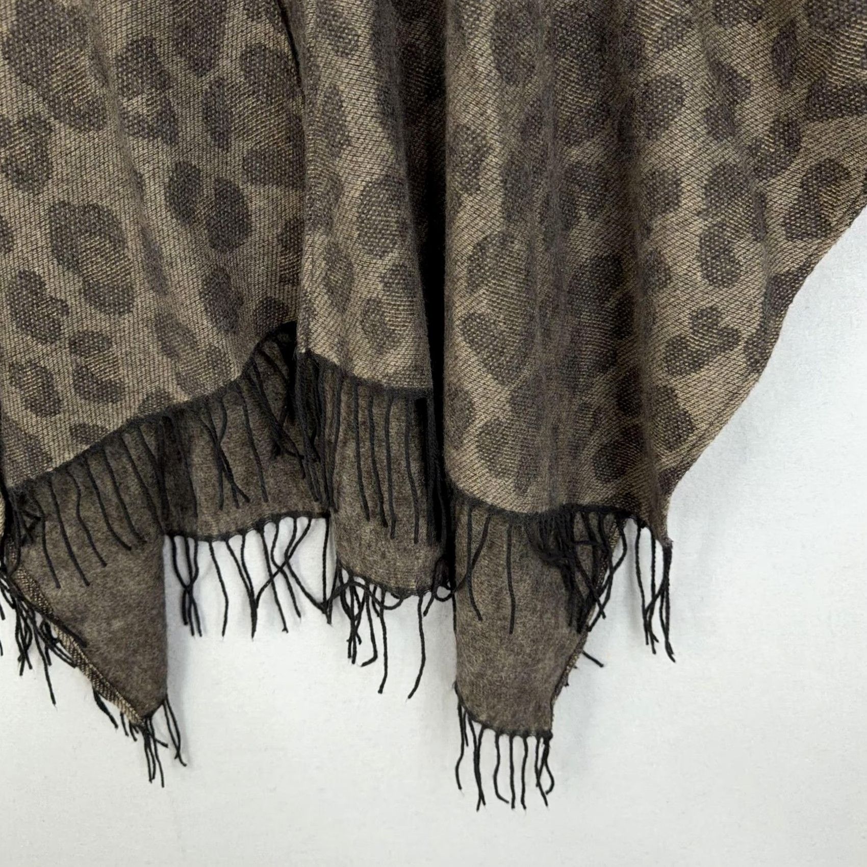 Vintage Woolrich Poncho Kimono Womens One Size Brown Leopard Fringe Cozy Wrap Shawl Size ONE SIZE - 3 Thumbnail