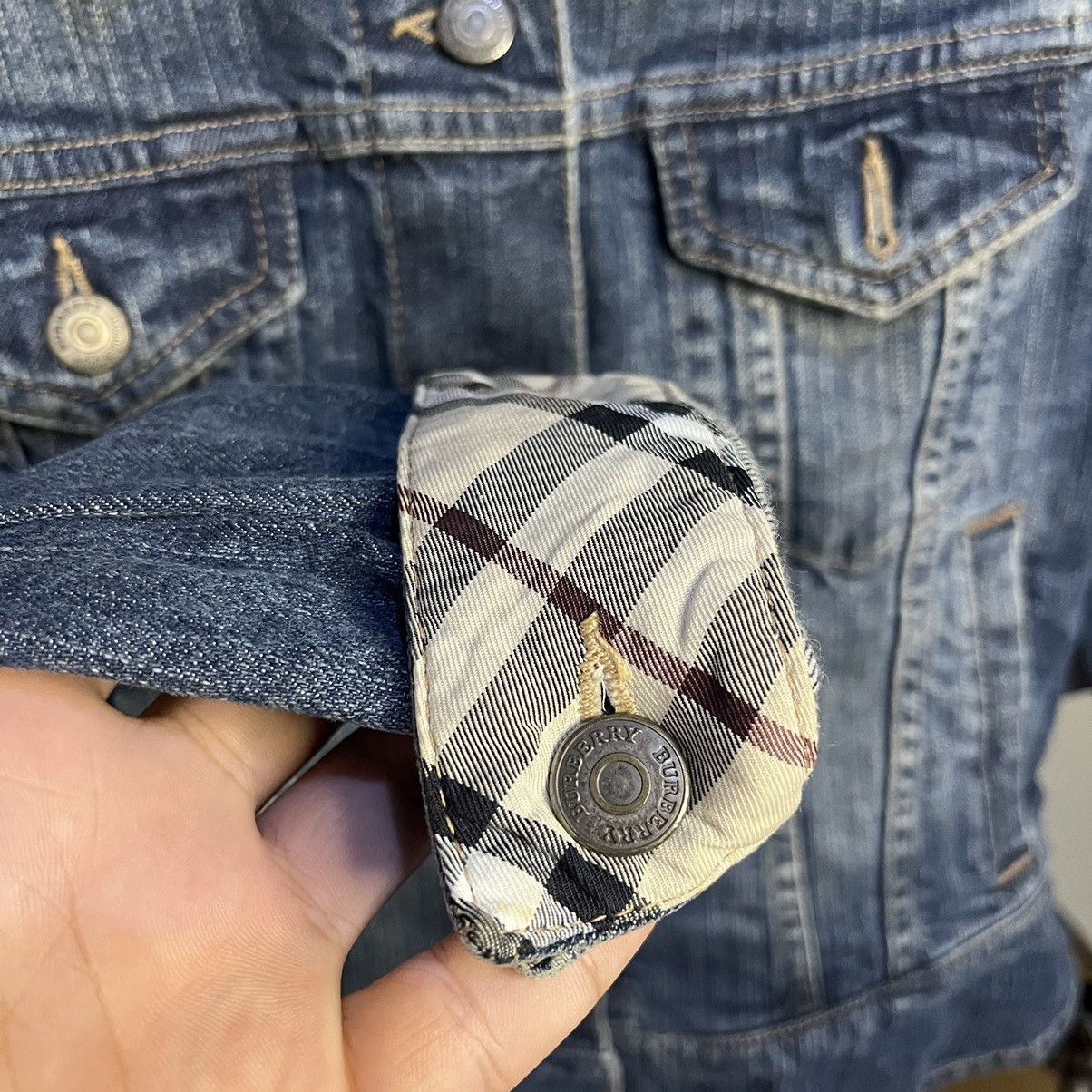 Burberry Burberry Denim Jacket Size M / US 6-8 / IT 42-44 - 2 Thumbnail