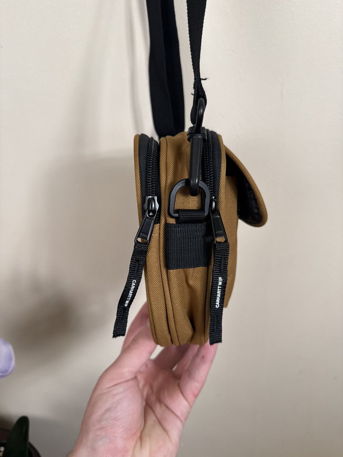 Carhartt Carhartt WIP Essentials Bag Crossbody Shoulder Bag Sand Size ONE SIZE - 18 Thumbnail
