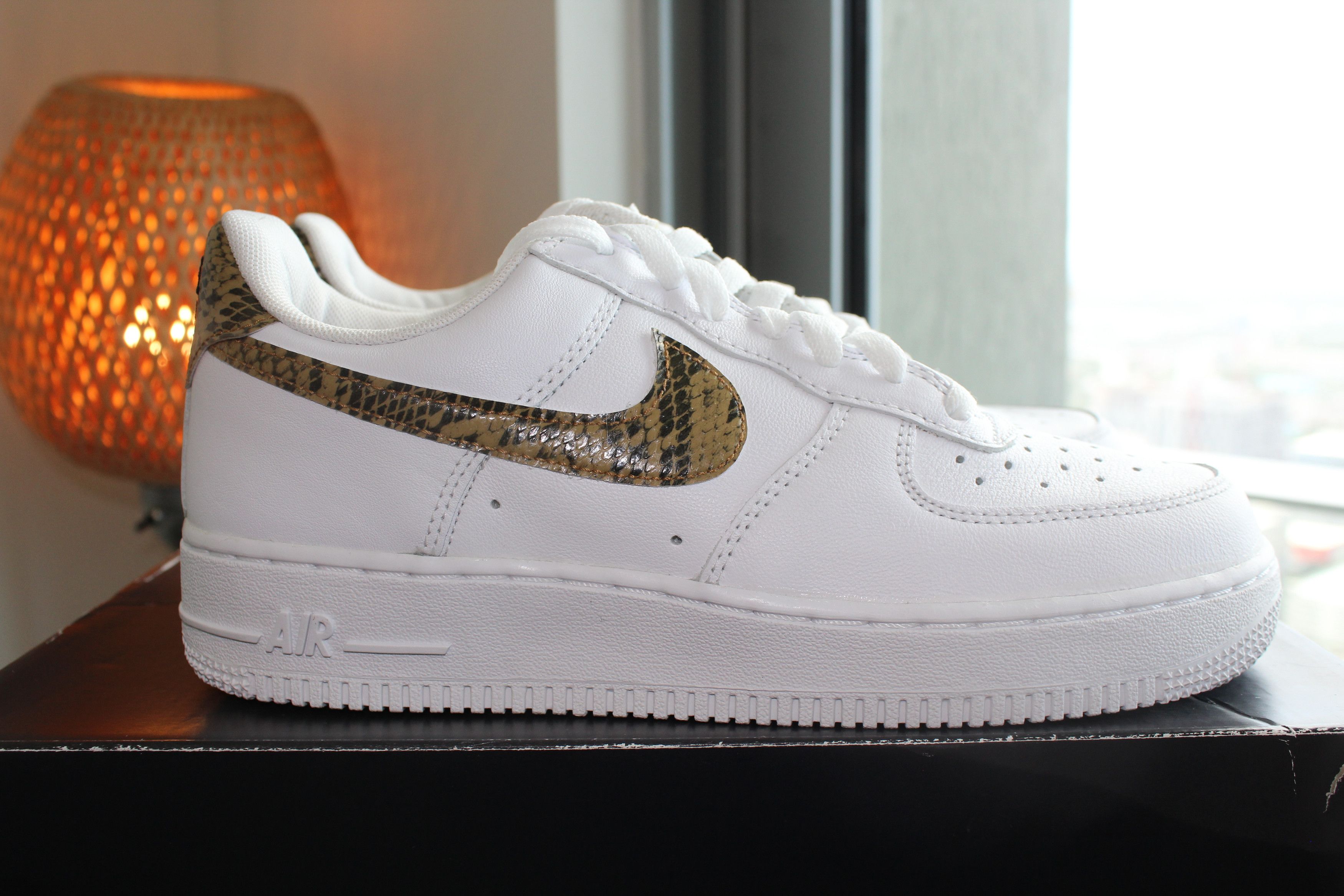 Nike Nike Air Force 1 Low Retro PRM QS Ivory Snake Size 7 Size US 7 / EU 40 - 4 Thumbnail