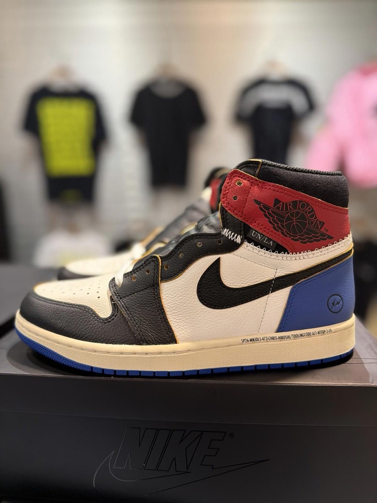 Jordan Brand Air Jordan 1 x Union x Fragment Black and Varsity Red (10) Size US 10 / EU 43 - 4 Thumbnail