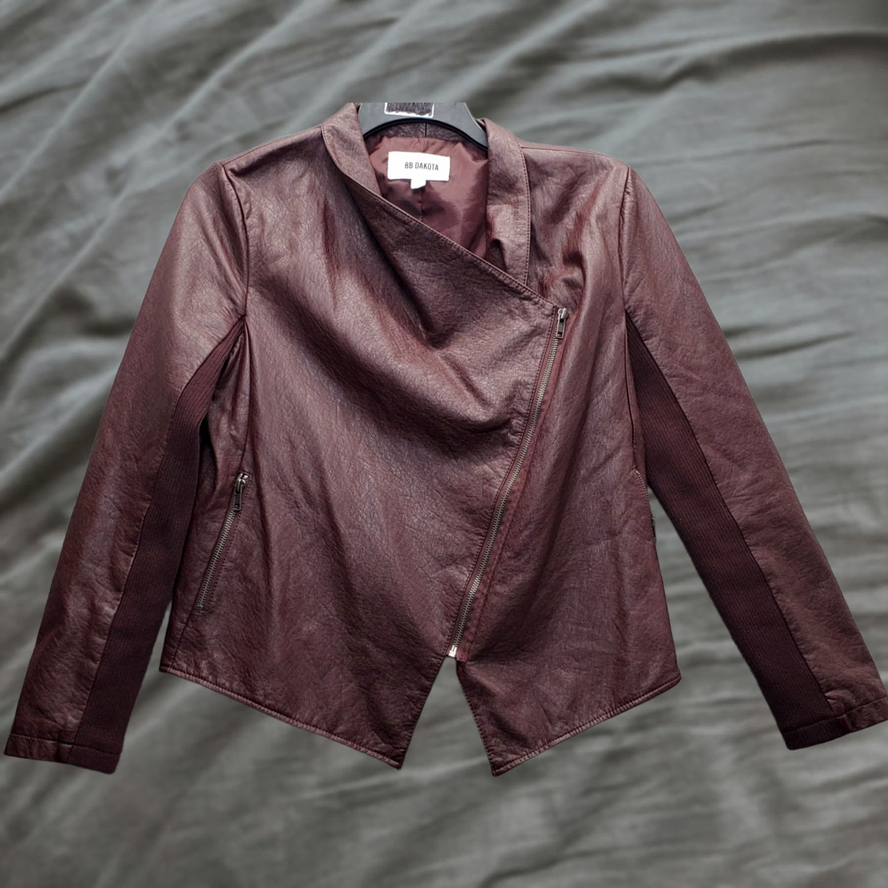 BB Dakota BB Dakota Womens Large Burgundy Faux Leather Jacket Asymmetrical Zip Lined Casual Motorcycle Jacket EUC Women Size L Size L / US 10 / IT 46 - 1 Thumbnail