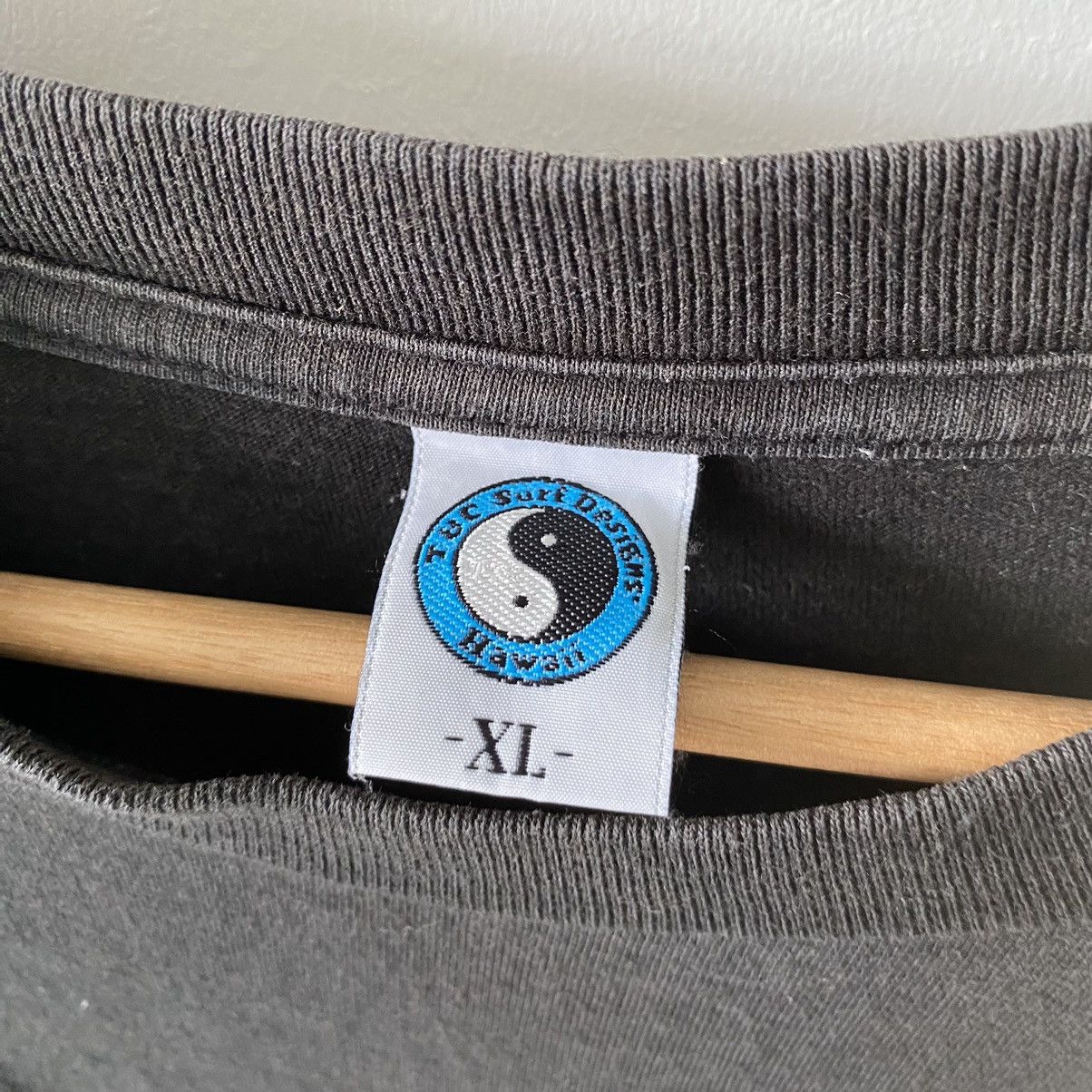 Vintage Vintage Faded 90s T&C Surf Designs ERD GRUNGE GRAIL TEE Size US XL / EU 56 / 4 - 7 Thumbnail