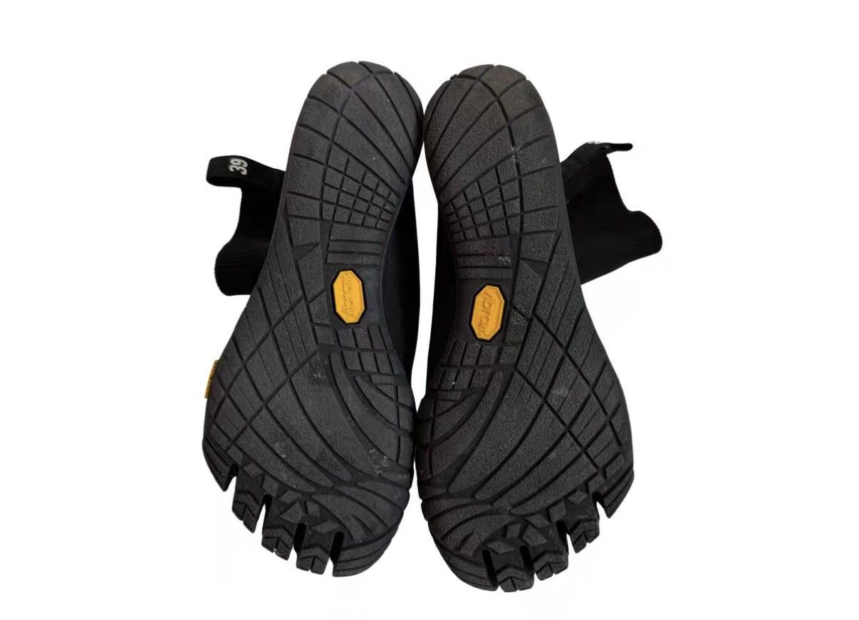 Balenciaga Balenciaga Vibram Black Five-Toe Flat Shoes J31 Size US 6 / EU 39 - 5 Thumbnail