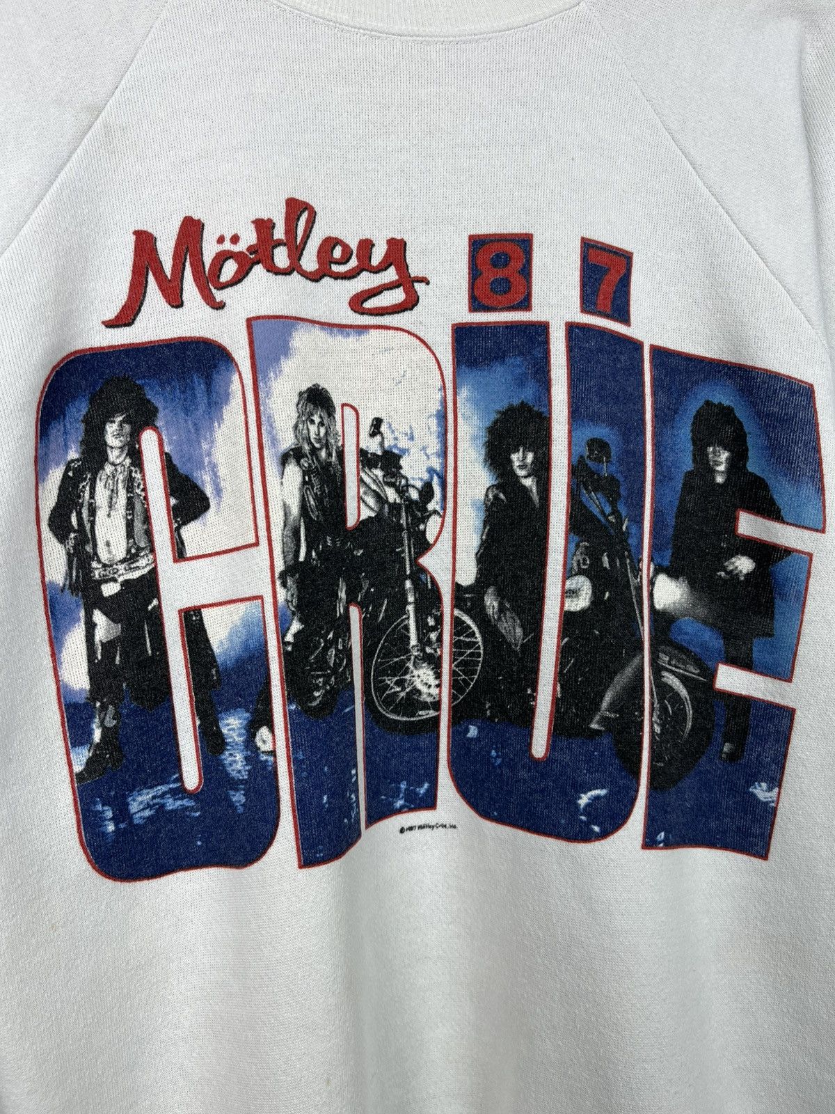 Band Tees 🇺🇸 Vintage 1987 Mötley Crue Rock Band Swaetshirt Made In USA Size US M / EU 48-50 / 2 - 3 Thumbnail