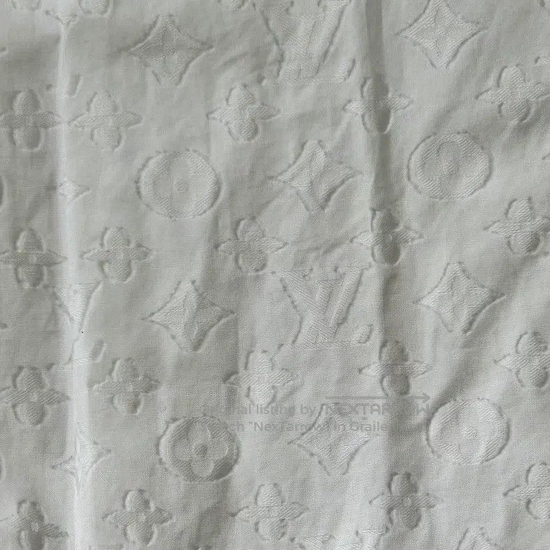 Louis Vuitton Louis Vuitton White embossed shirt Size XS / US 0-2 / IT 36-38 - 7 Thumbnail