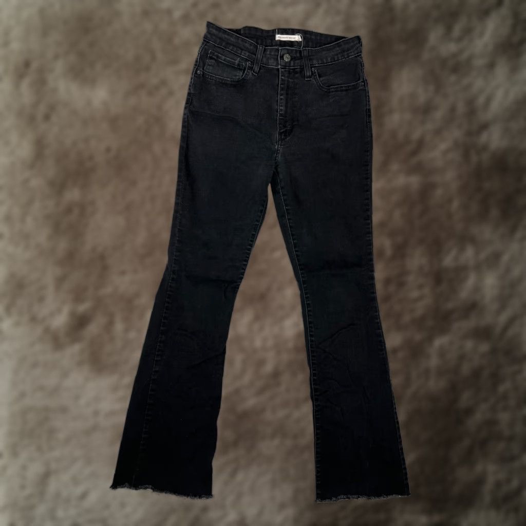 Levi's Levi's Jeans 725 High Rise Bootcut 30x32 Womens Black Denim Stretch Pull Zip Inseam 32 Size 30" / US 8 / IT 44 - 1 Thumbnail