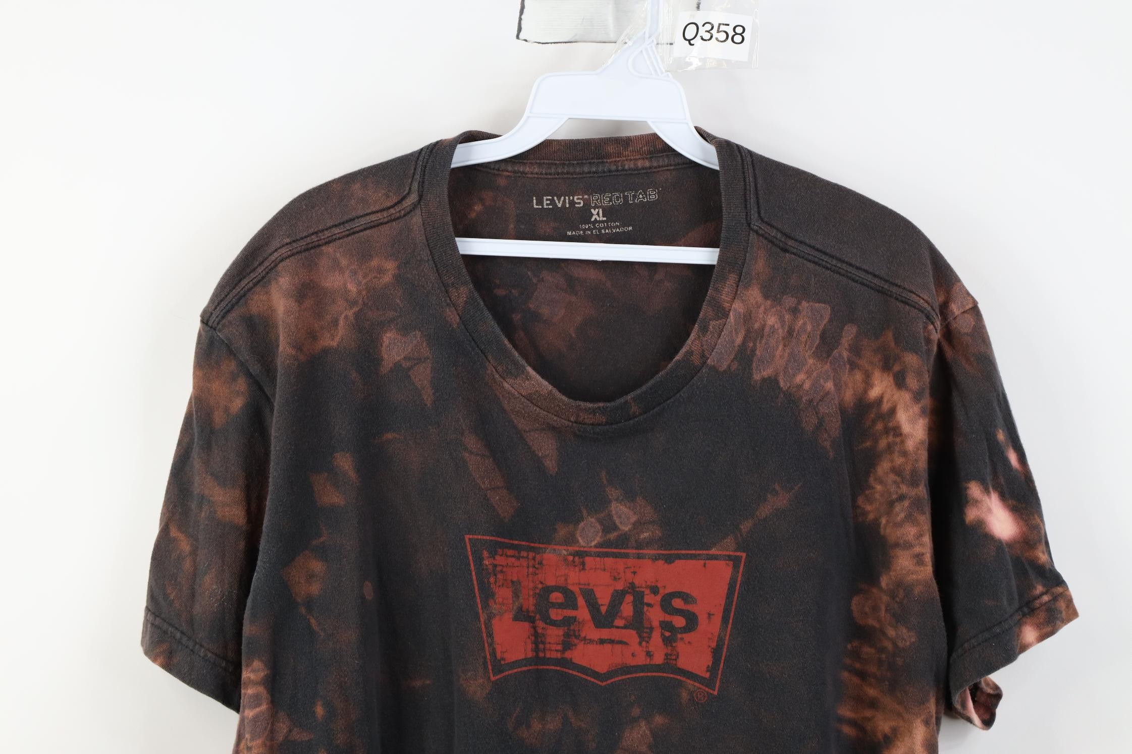 Levi's Vintage Y2K Levi's Center Logo Acid Wash T-Shirt Trippy Size US XL / EU 56 / 4 - 2 Thumbnail