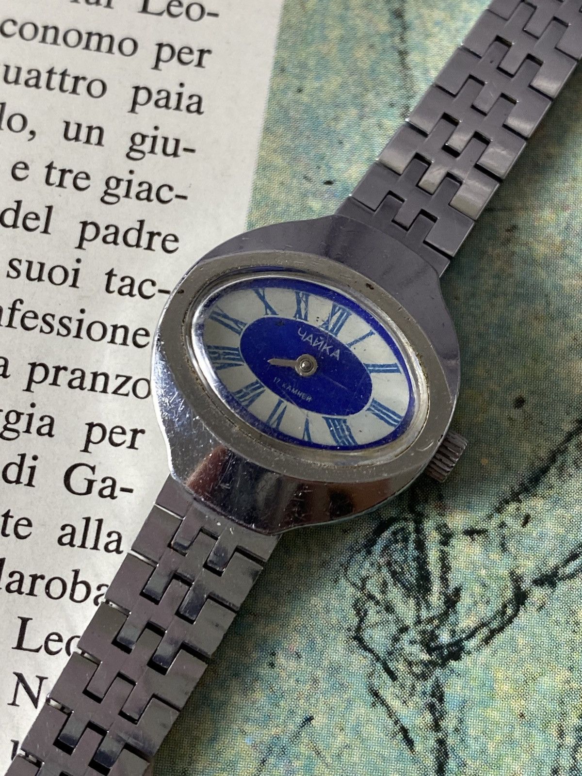 Jewelry Vintage USSR Chaika 17 Jewels Mechanical Watch Blue Dial Size ONE SIZE - 2 Thumbnail