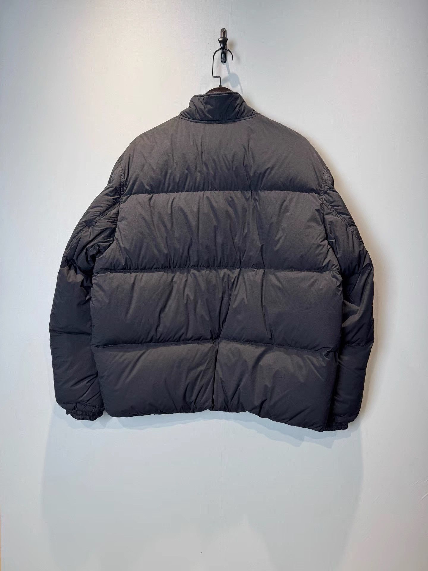 Louis Vuitton Louis Vuitton Monogram Double-Sided Down Coat K36 Size US XL / EU 56 / 4 - 4 Thumbnail