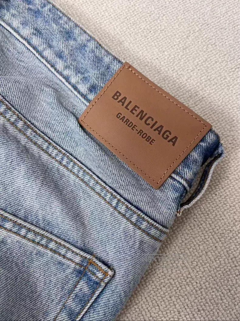 Balenciaga Balenciaga Wash Effect Zip Side Pocket Denim Jeans Size 28" / US 6 / IT 42 - 3 Thumbnail