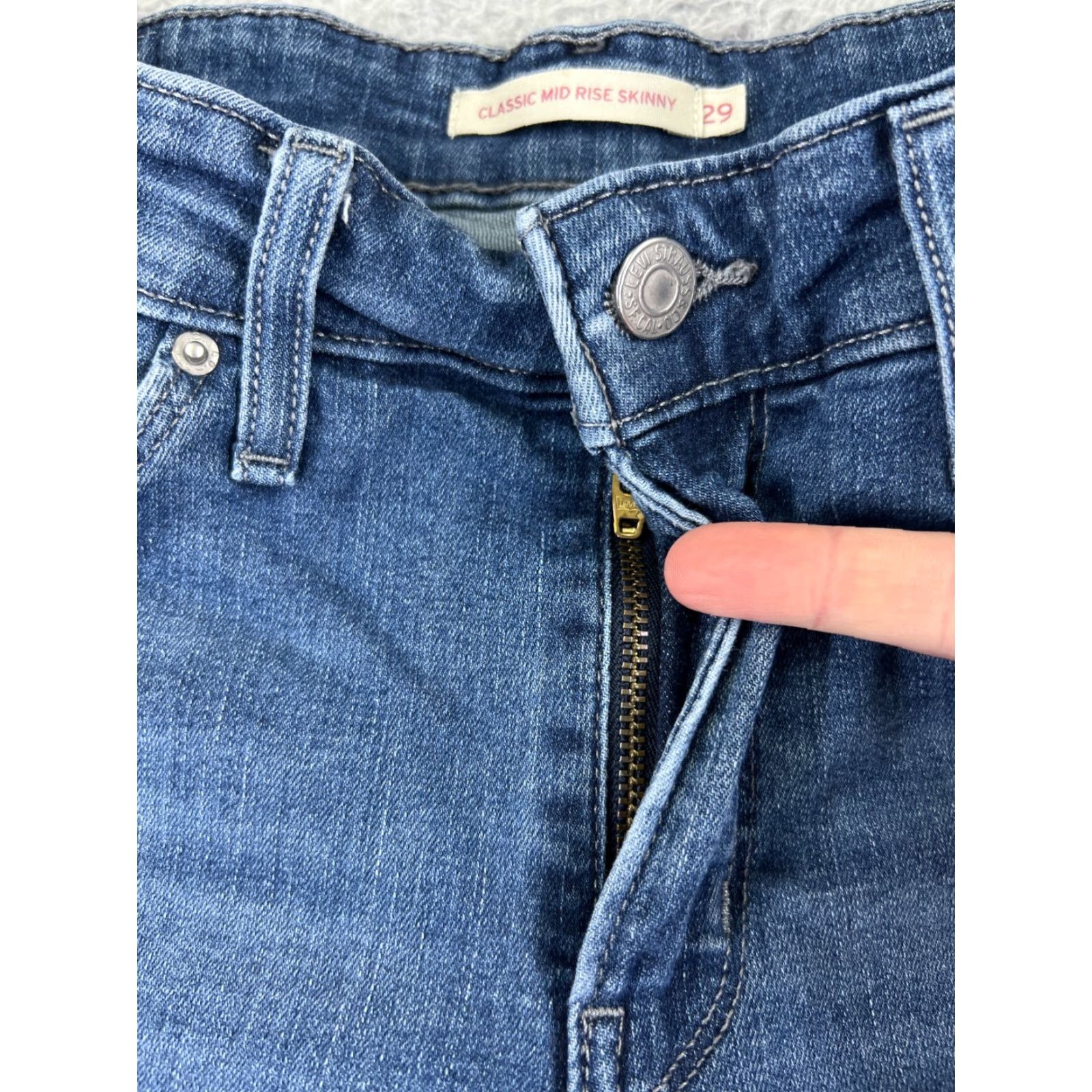 Levi's Levis Jeans Women 29 Blue Denim Mid Rise Skinny Cotton Blend 25x28 Size 29" - 5 Thumbnail