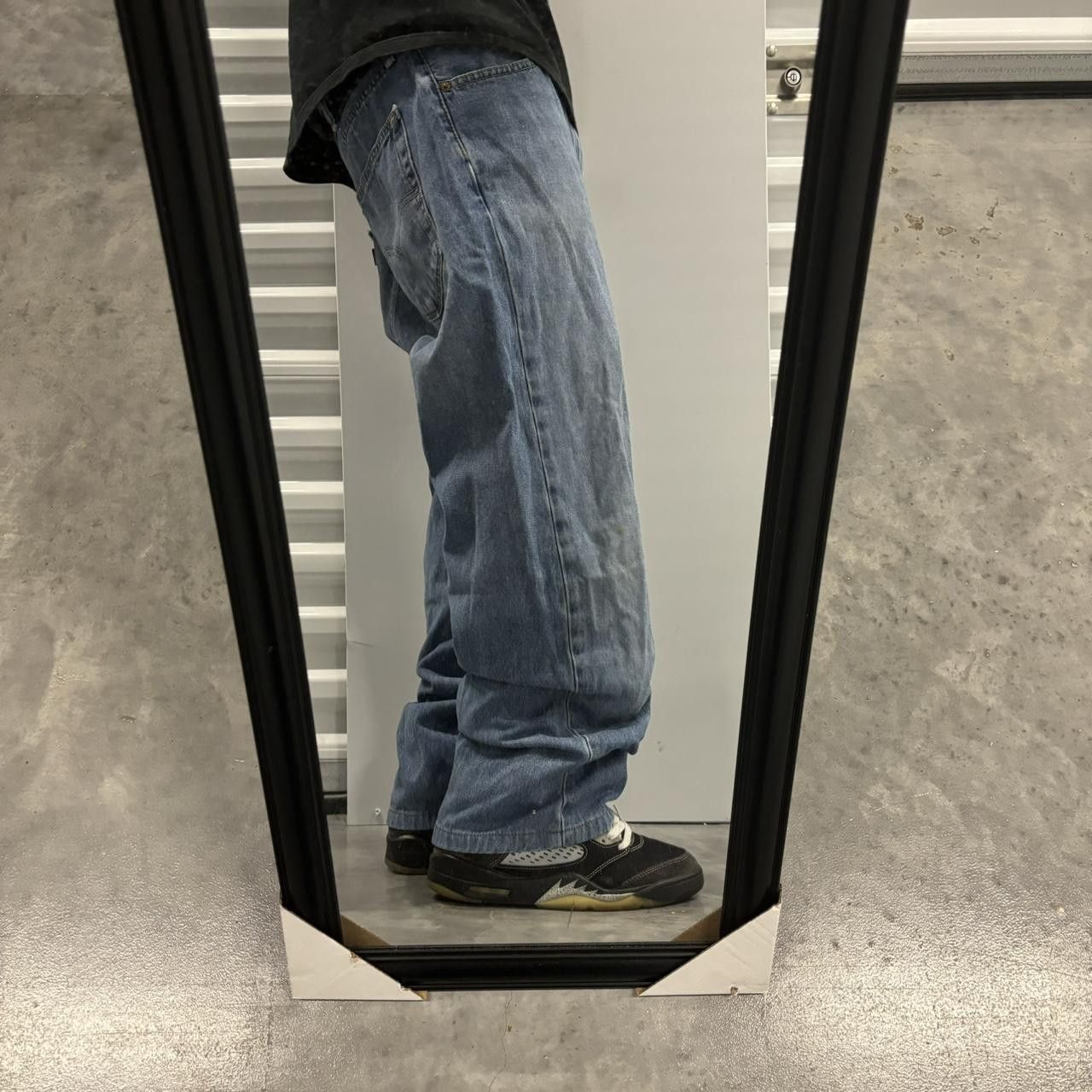 Levi's × Vintage Crazy Vintage Y2K/2000s Grunge Levi’s Faded Medium Wash Essential Denim Jeans! Size US 36 / EU 52 - 2 Thumbnail
