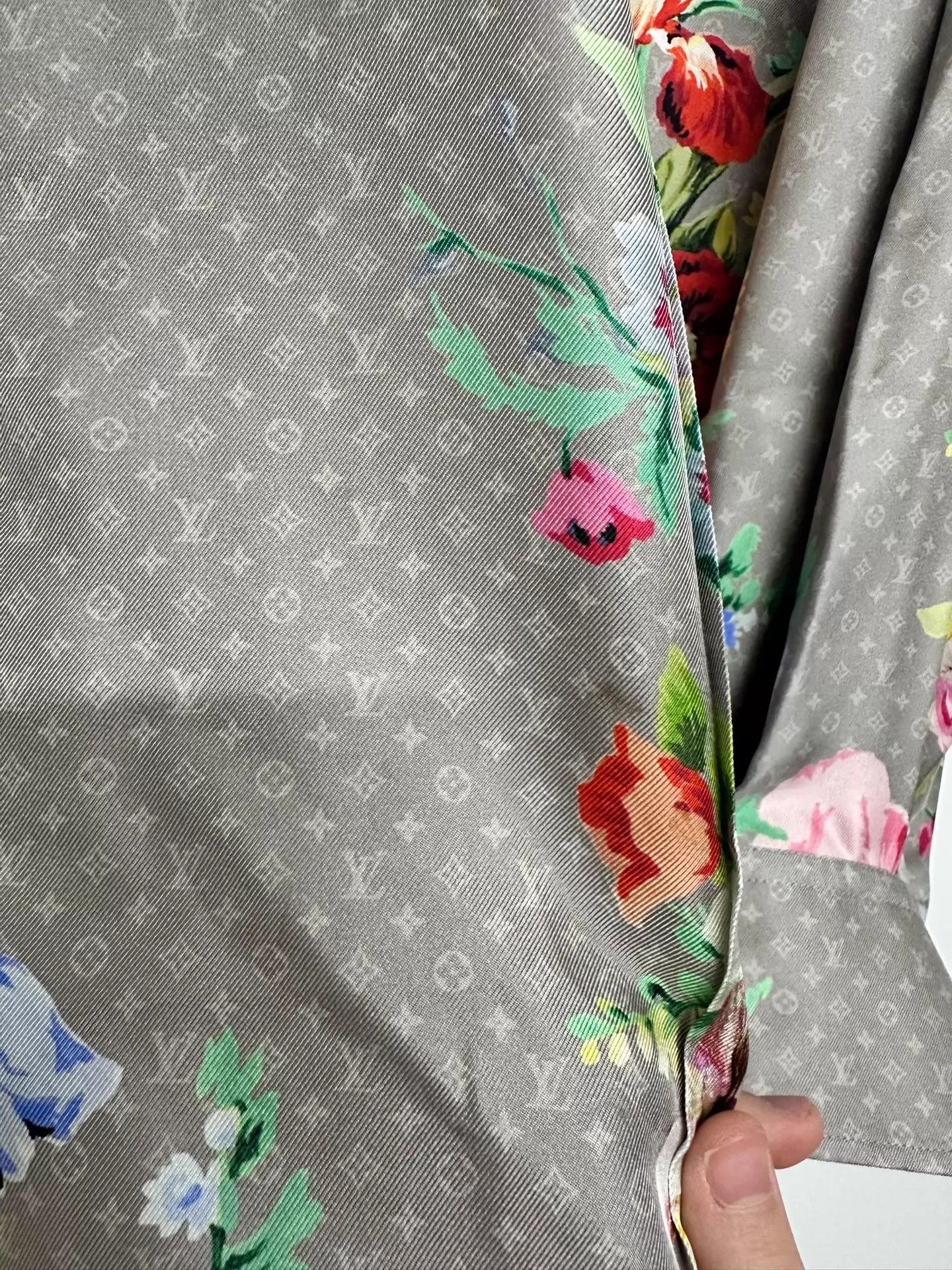 Louis Vuitton Louis Vuitton all-over print shirt size 36 Size XS / US 0-2 / IT 36-38 - 5 Thumbnail