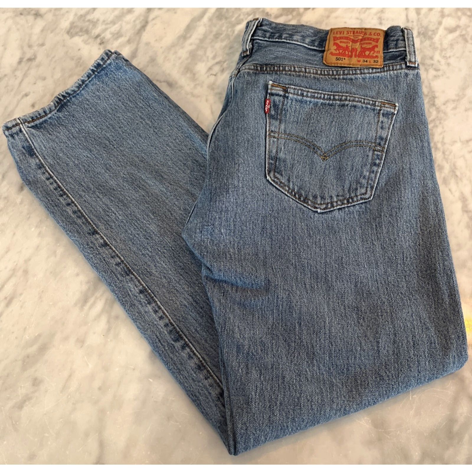 Levi's Levi’s 501 Jeans Men 34x32 Denim Blue Button Fly 5-Pocket Regular Fit USA Straight Modern Size US 34 / EU 50 - 2 Thumbnail