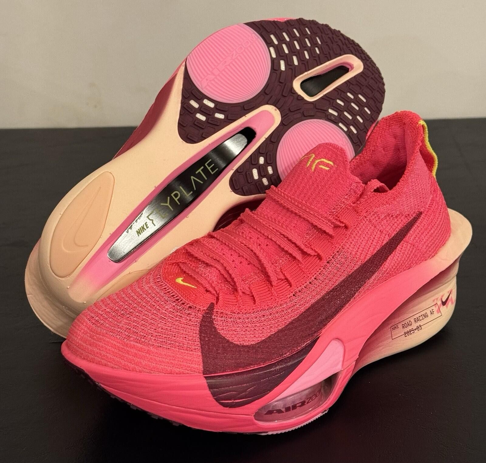 Nike Wmns Nike Air Zoom Alphafly Next% 3 Hyper Pink Crimson Size US 8 / IT 38 - 6 Thumbnail