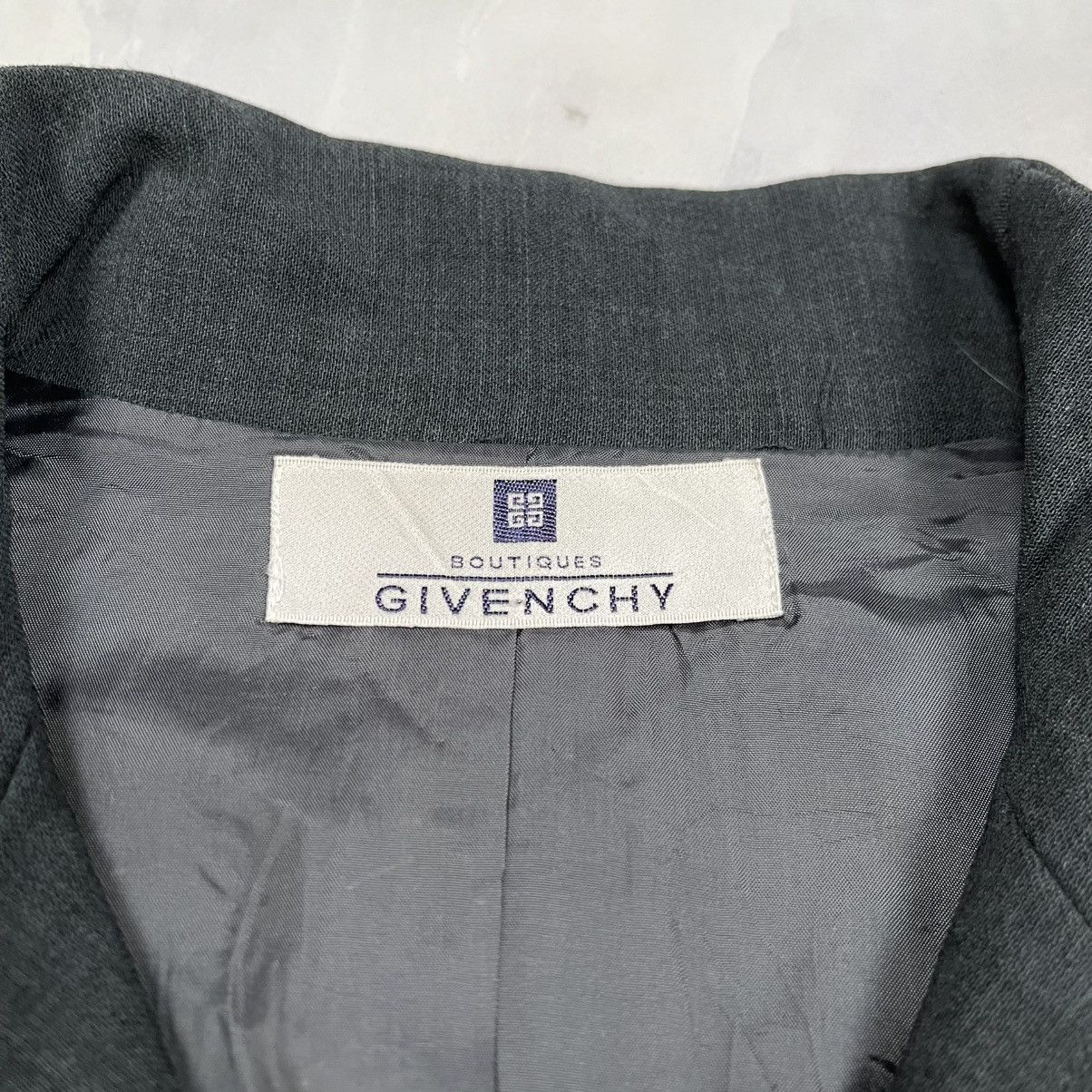 Givenchy Boutiques Givenchy Size US M / EU 48-50 / 2 - 7 Thumbnail