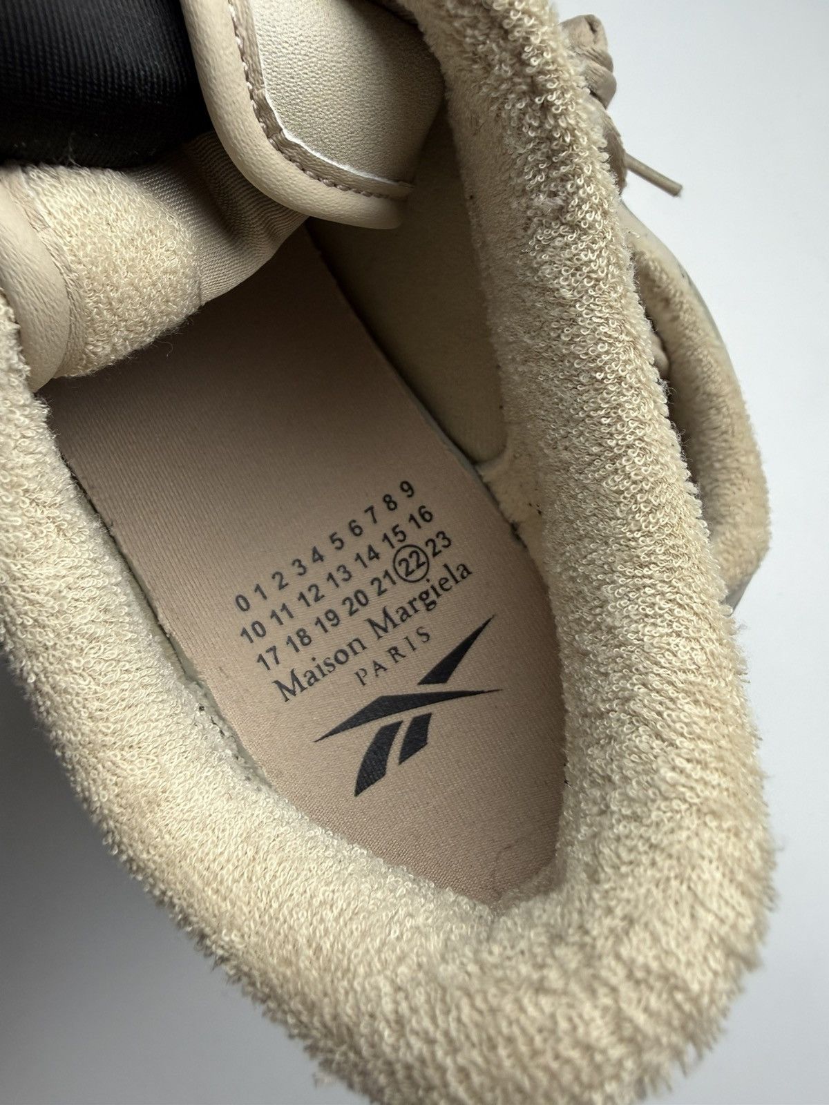 Maison Margiela × Reebok Maison Margiela x Reebok Club C Size US 5 / IT 35 - 9 Thumbnail
