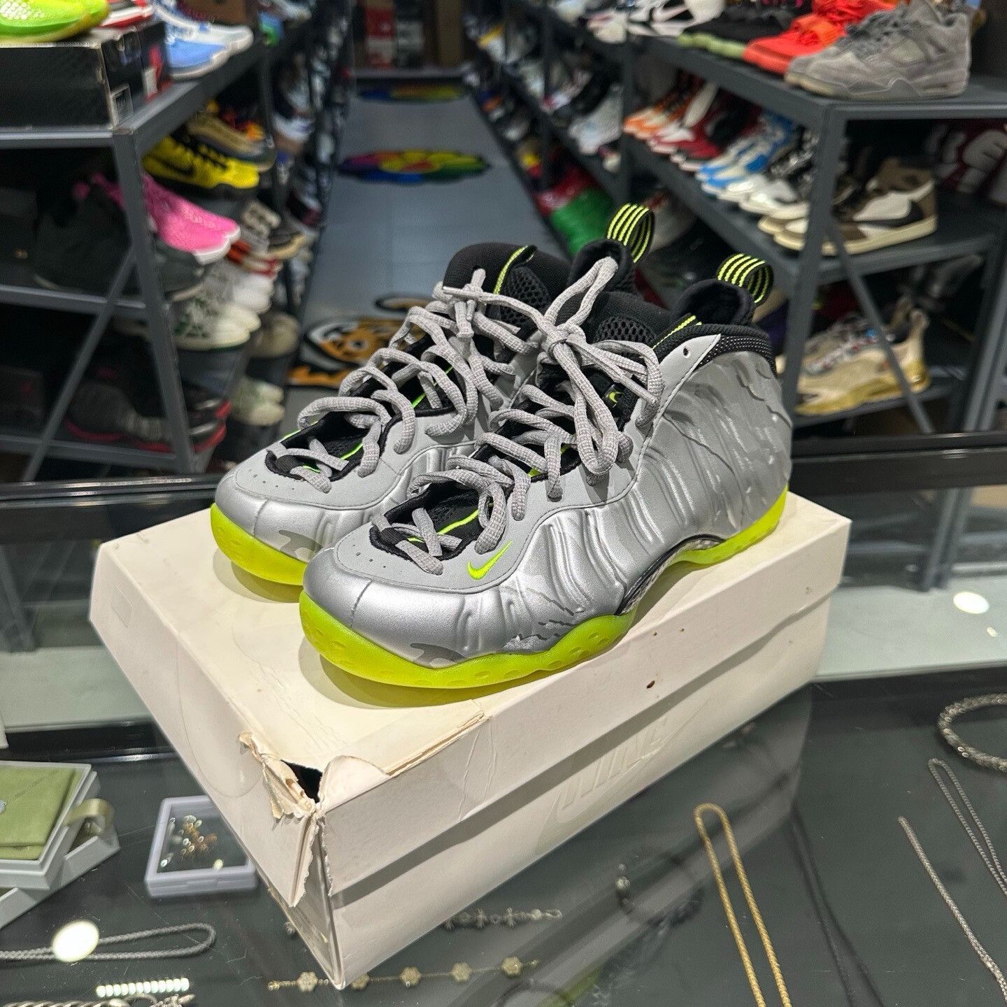 Nike Nike Silver Lowtop Sneakers 9.5 Men Size US 9.5 / EU 42-43 - 1 Thumbnail