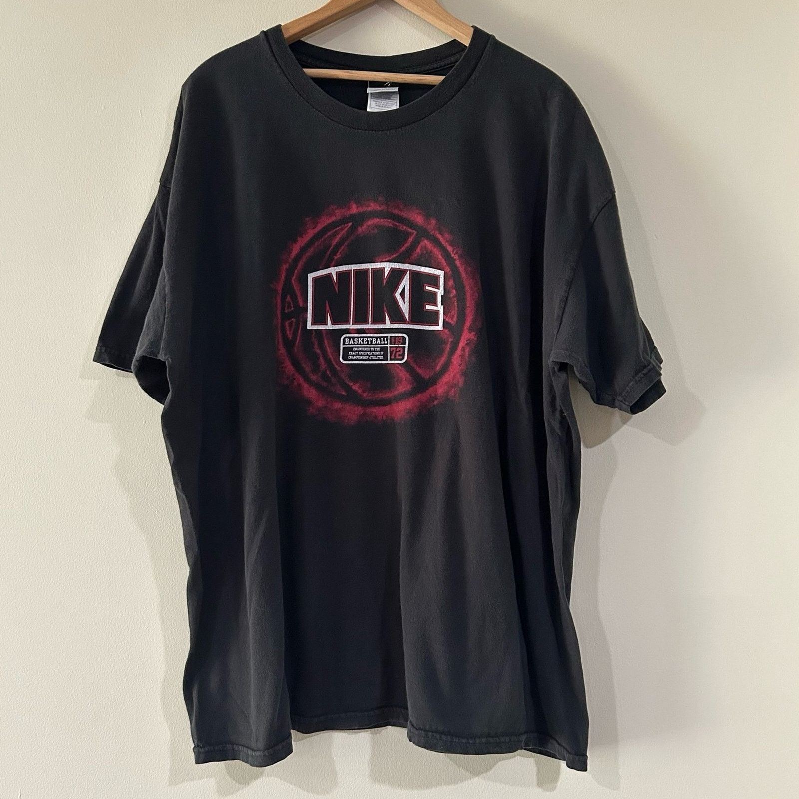 Nike Vintage Nike Flaming Basketball Tee Shirt Size US XXL / EU 58 / 5 - 1 Thumbnail