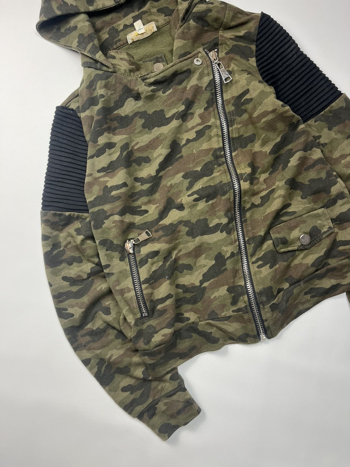 If Six Was Nine Vintage Asymmetrical LGB If Six Was Nine Camo Hoodie Size US S / EU 44-46 / 1 - 4 Thumbnail
