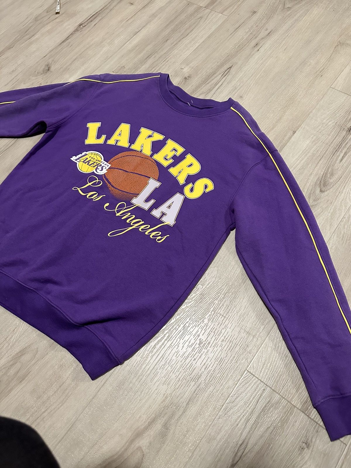 NBA NBA Los Angeles Lakers purple crewneck sweatshirt Size M Size US M / EU 48-50 / 2 - 3 Thumbnail