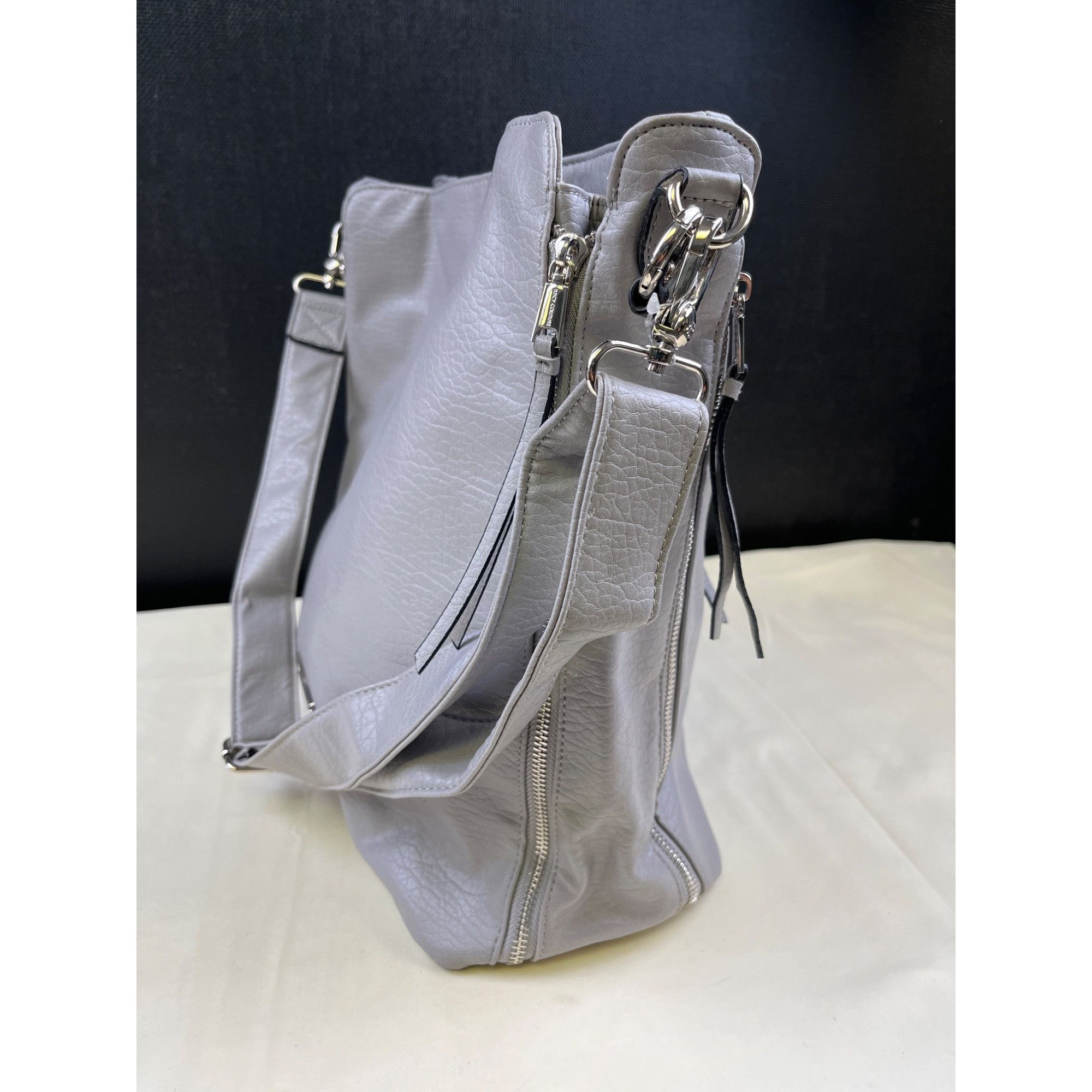 Juicy Couture Juicy Couture Women's Grey Leather Shoulder/Crossbody Bag SK Size ONE SIZE - 3 Thumbnail
