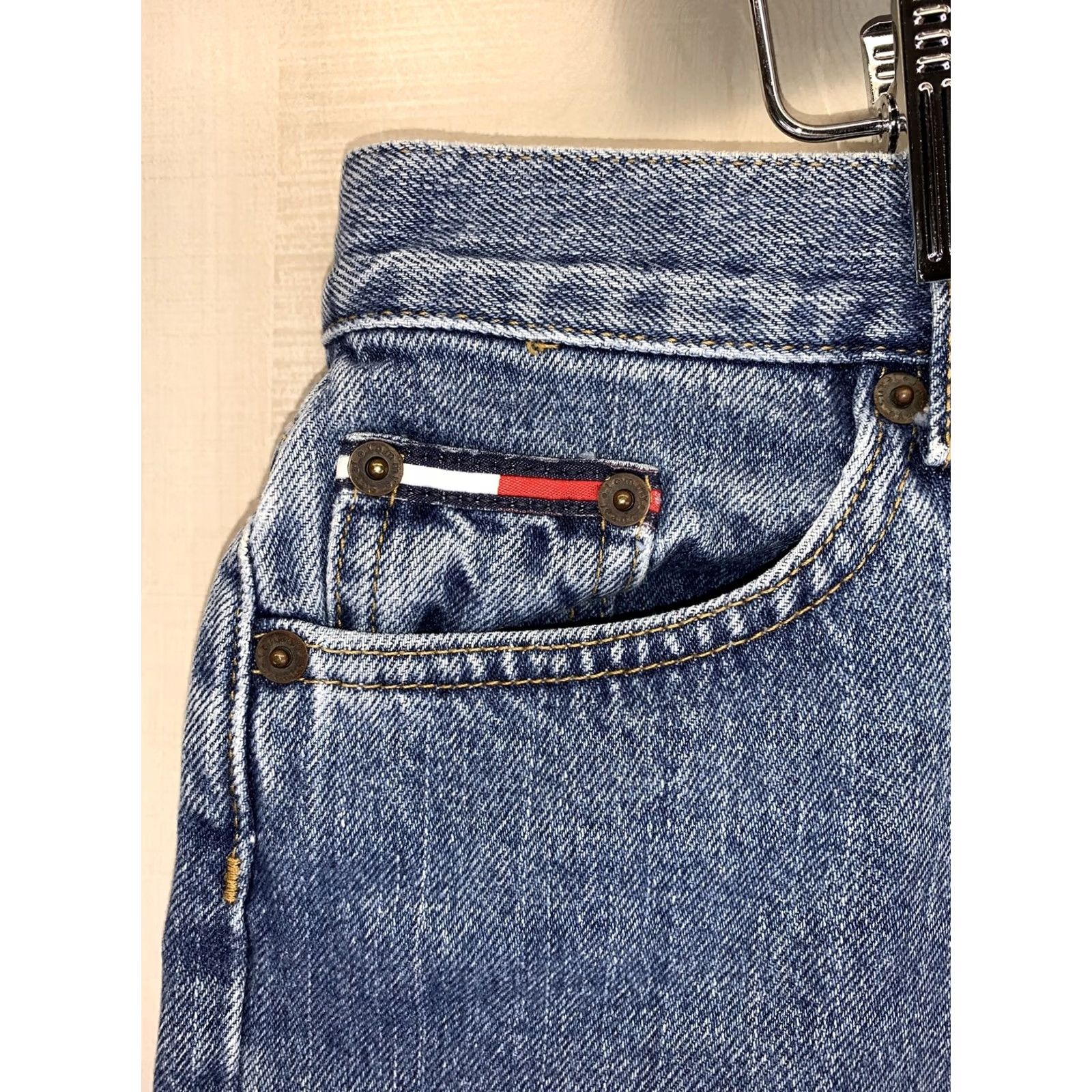 Tommy Hilfiger VINTAGE Tommy Hilfiger Denim Shorts Patch Large Logo Womens Size 1-7574 Blue 1990s Size 25" / US 0 / IT 36 - 2 Thumbnail