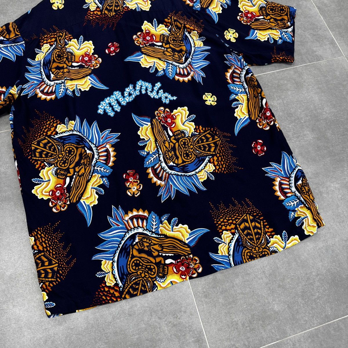 Mambo Vintage Mambo Hawaiian Shirt Tribal Surf Print Short Sleeve Size US L / EU 52-54 / 3 - 17 Thumbnail