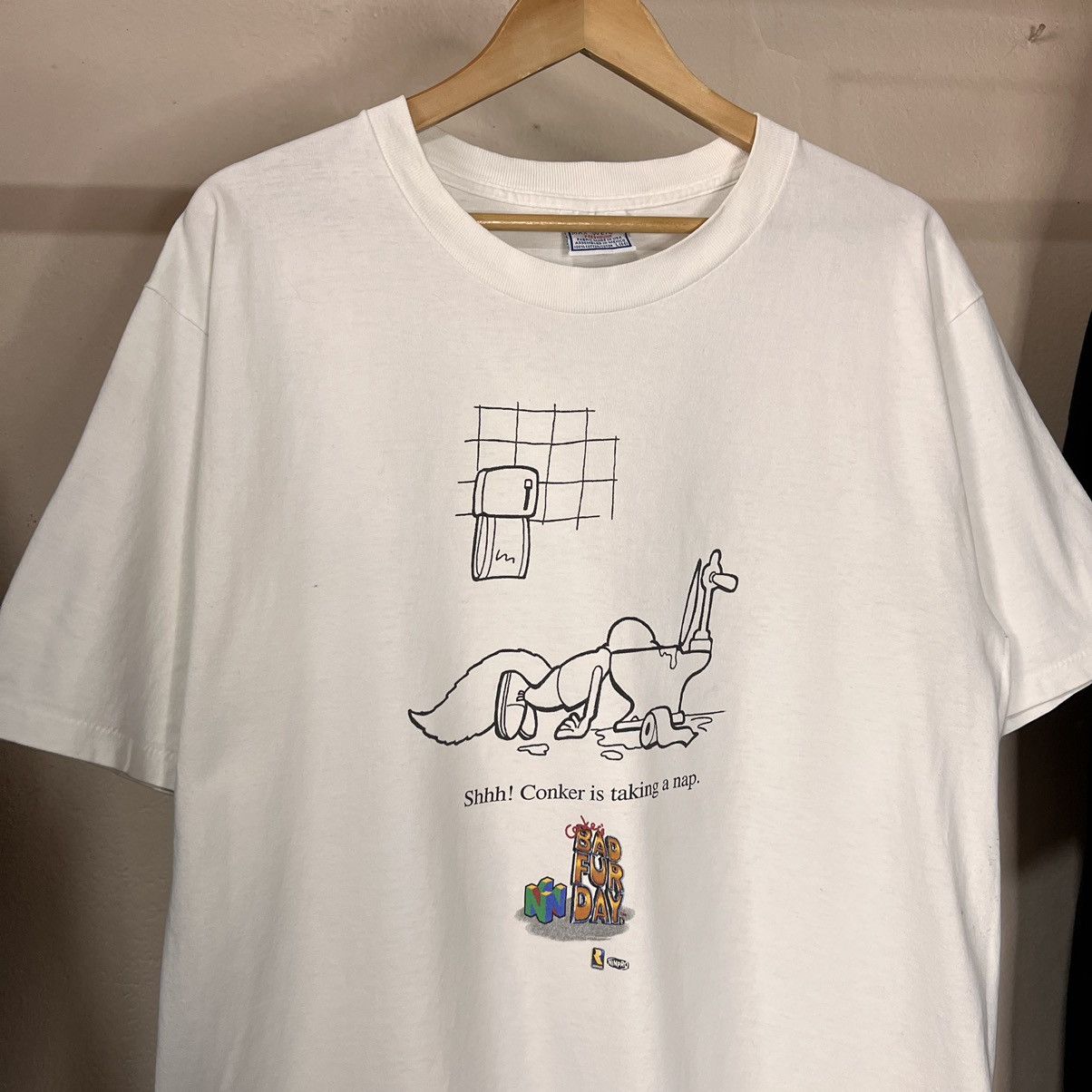 image of Conker Bad Fur Day Vintage Tee Nintendo in White, Men's (Size Large)