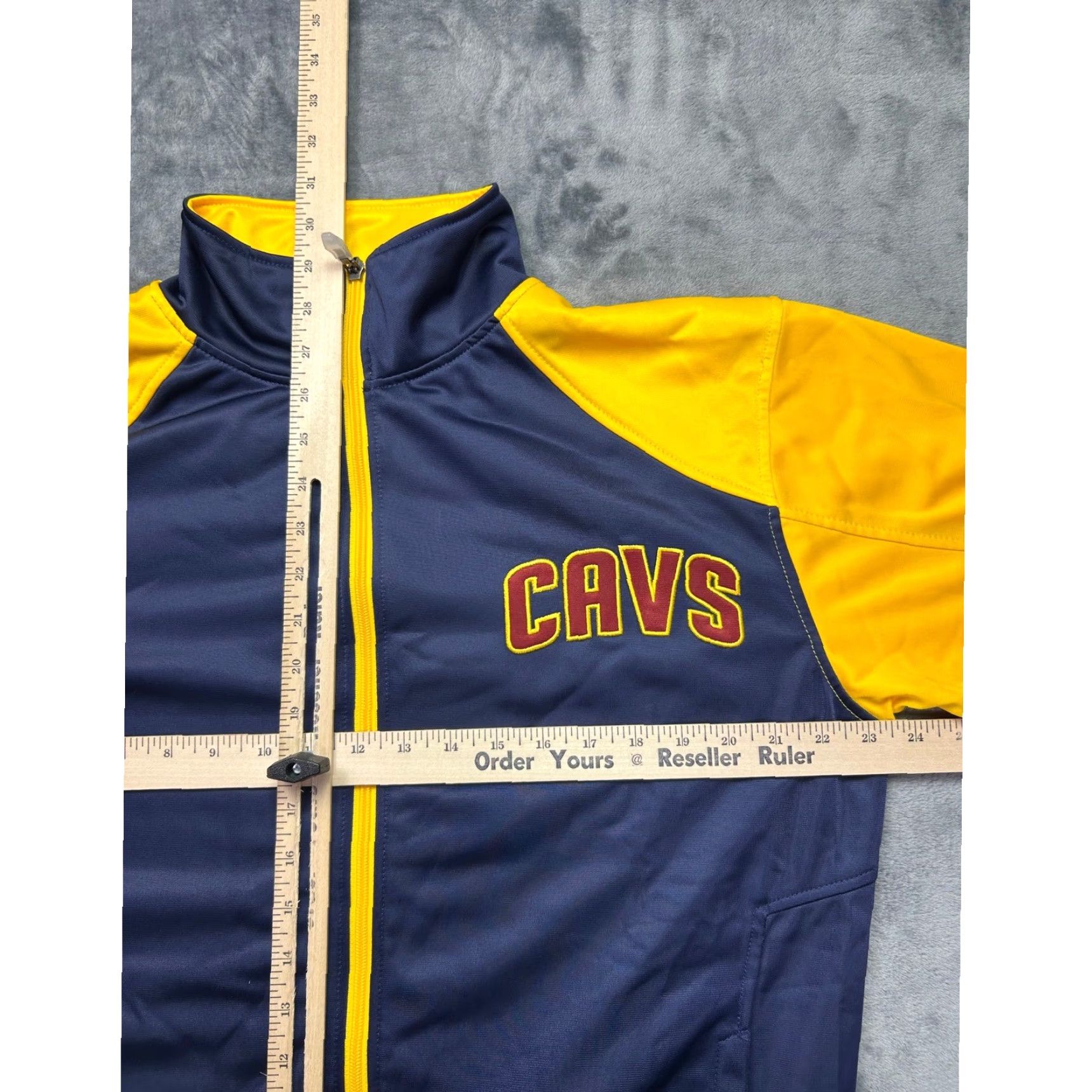 NBA Majestic NBA Cleveland Cavaliers Track Jacket Navy Gold Mens MT Tall Cavs Size US M / EU 48-50 / 2 - 5 Thumbnail