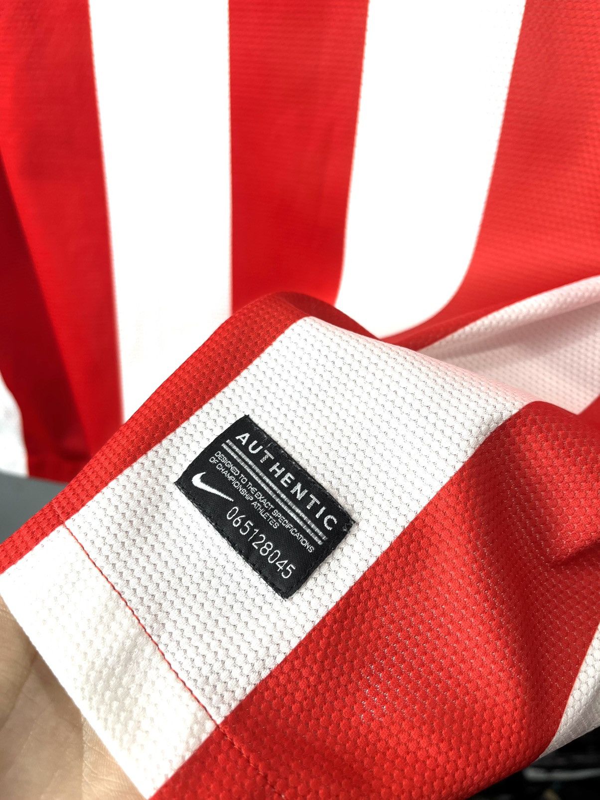 Nike Vintage Nike Atletico Madrid Soccer Jersey TShirt LFP Falcao Size US L / EU 52-54 / 3 - 4 Thumbnail
