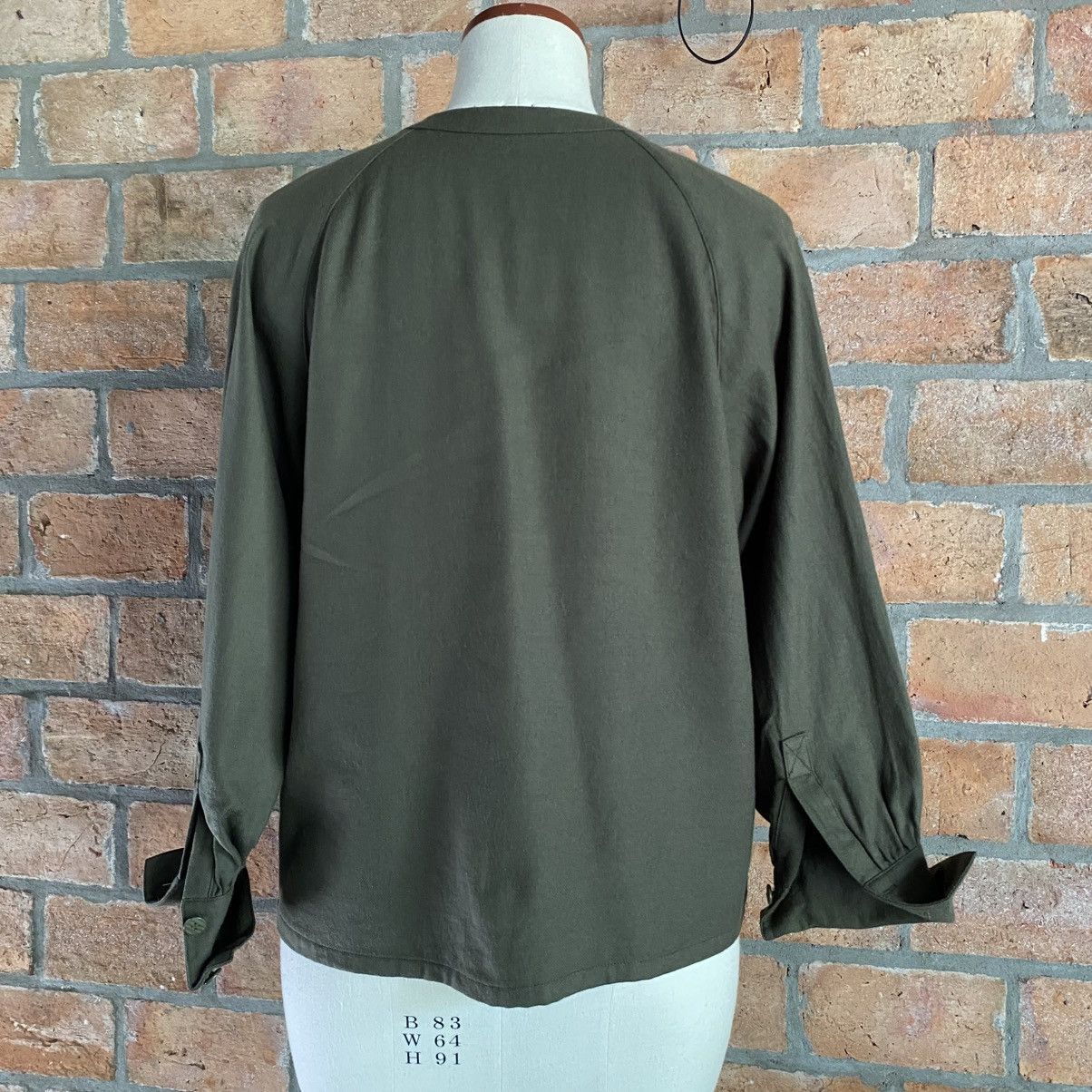 Karl Lagerfeld Karl Lagerfeld Khaki Asymmetrical Button Shirt Size M / US 6-8 / IT 42-44 - 14 Thumbnail
