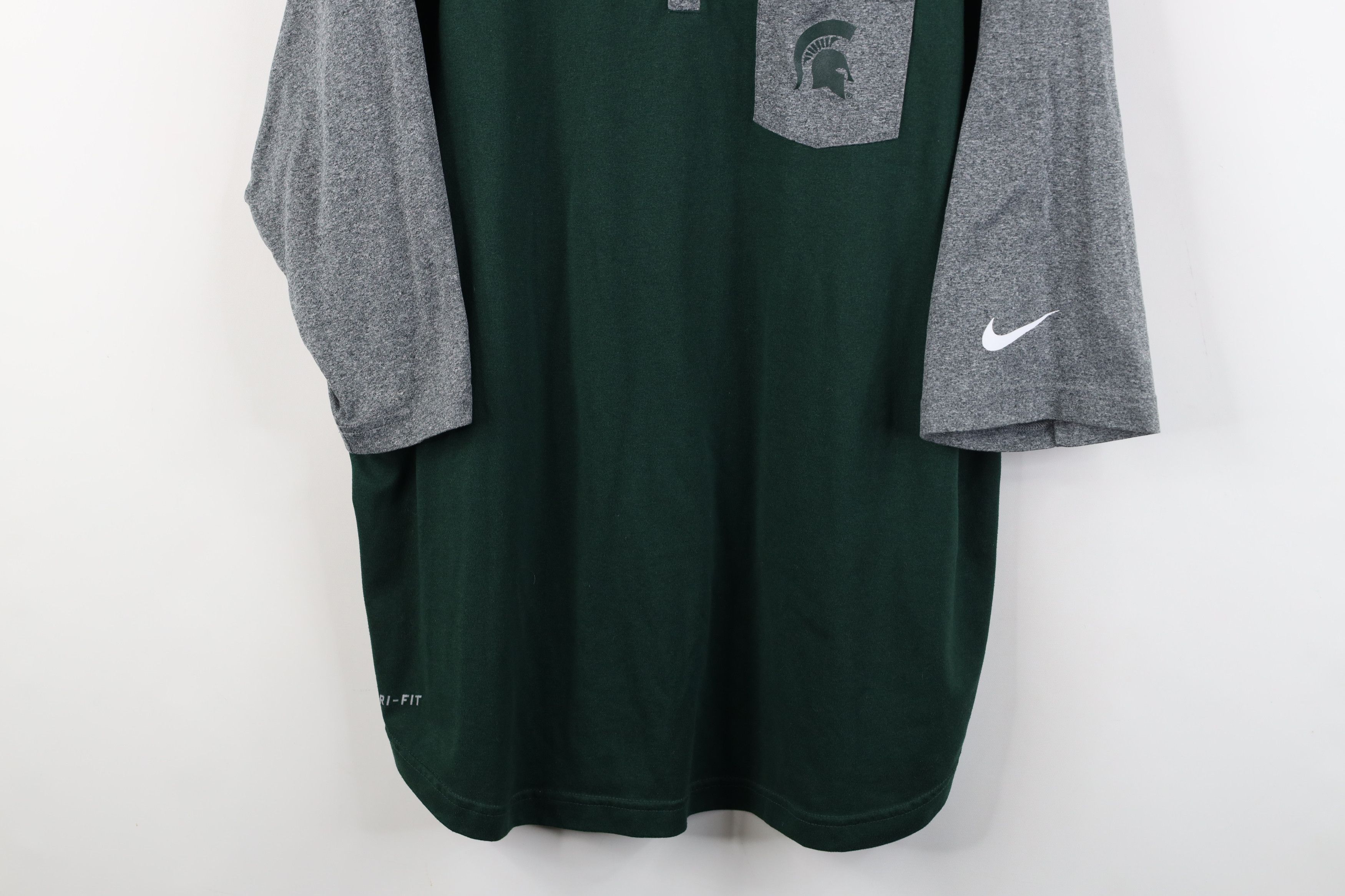 Nike Nike University 3/4 Sleeve Raglan Henley T-Shirt Green Size US XL / EU 56 / 4 - 3 Thumbnail
