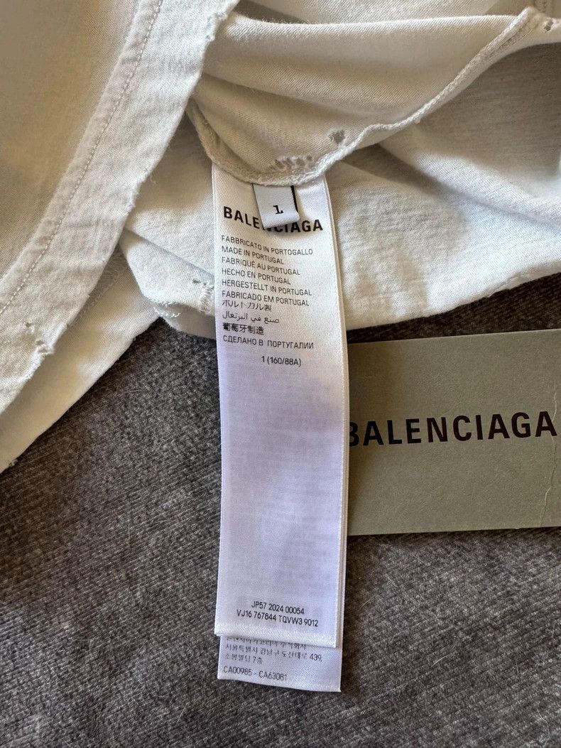Balenciaga Balenciaga Stereo color letter printing destroys sleeveles Size US S / EU 44-46 / 1 - 4 Thumbnail