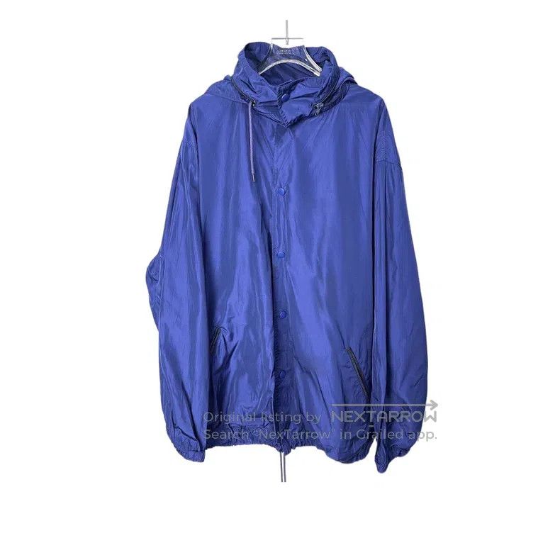 Balenciaga Balenciaga Deep Blue Windbreaker Back Logo Print Size US S / EU 44-46 / 1 - 1 Thumbnail