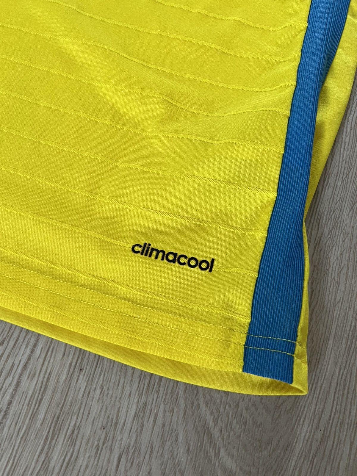 Adidas ADIDAS SWEDEN TEAM 2014 2015 WORLD CUP FOOTBALL JERSEY Shirt Size US XL / EU 56 / 4 - 3 Thumbnail