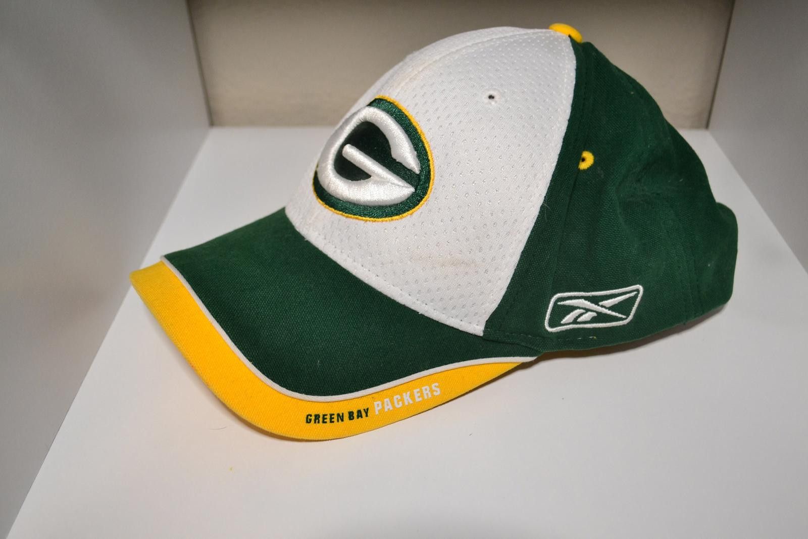 Reebok Vintage Green Bay Packers NFL Adjustable Hat Size ONE SIZE - 2 Thumbnail