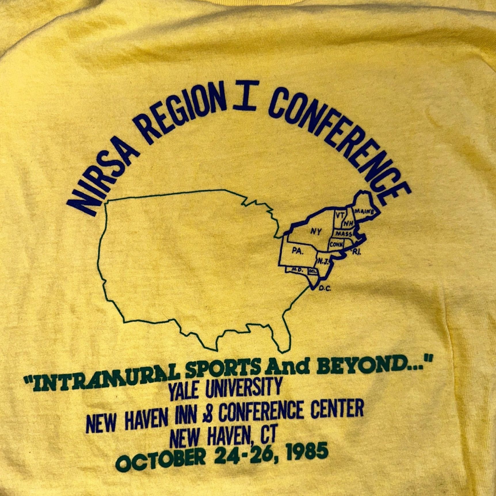 Vintage Vintage Yale University 1985 NIRSA Screen Stars T-Shirt Men L Yellow Collegiate College Educational Graphic Size US L / EU 52-54 / 3 - 2 Thumbnail