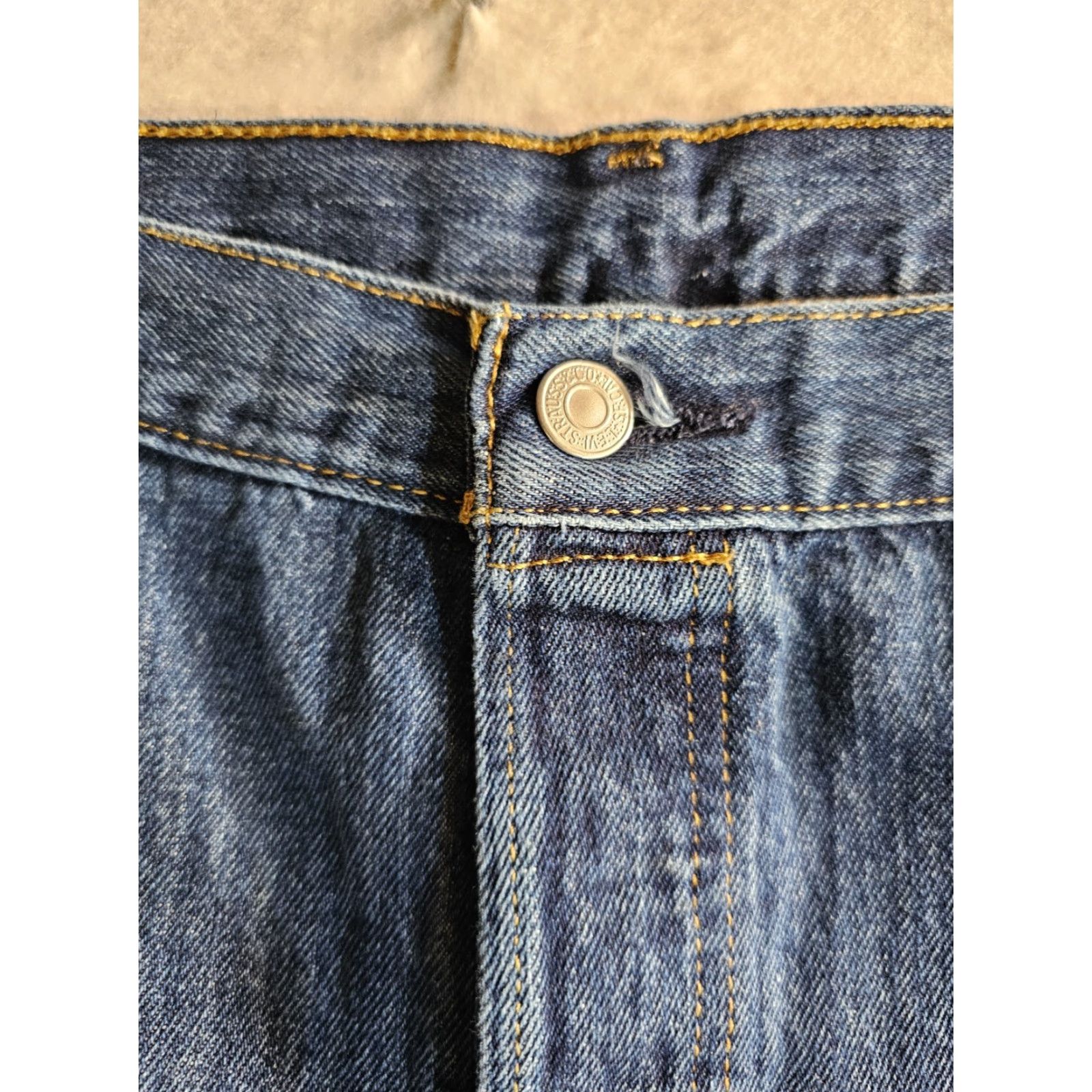 Levi's VINTAGE Levi Levi's 501 XX Button-Fly Jeans Dark Wash Denim Cotton Y2K Mens Size 40x30 Jeans Mens 40x30 Blue Regular Distressed 5-Pocket USA 501 Model Size US 40 / EU 56 - 2 Thumbnail