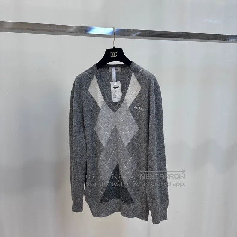 Miu Miu Miu Miu 38 V-neck sweater Size S / US 4 / IT 40 - 3 Thumbnail