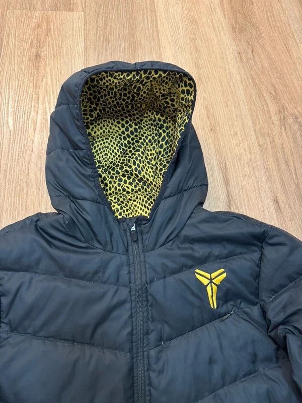 Nike Nike Kobe Bryant Down Puffer Jacket size L Black Yellow Size US L / EU 52-54 / 3 - 4 Thumbnail