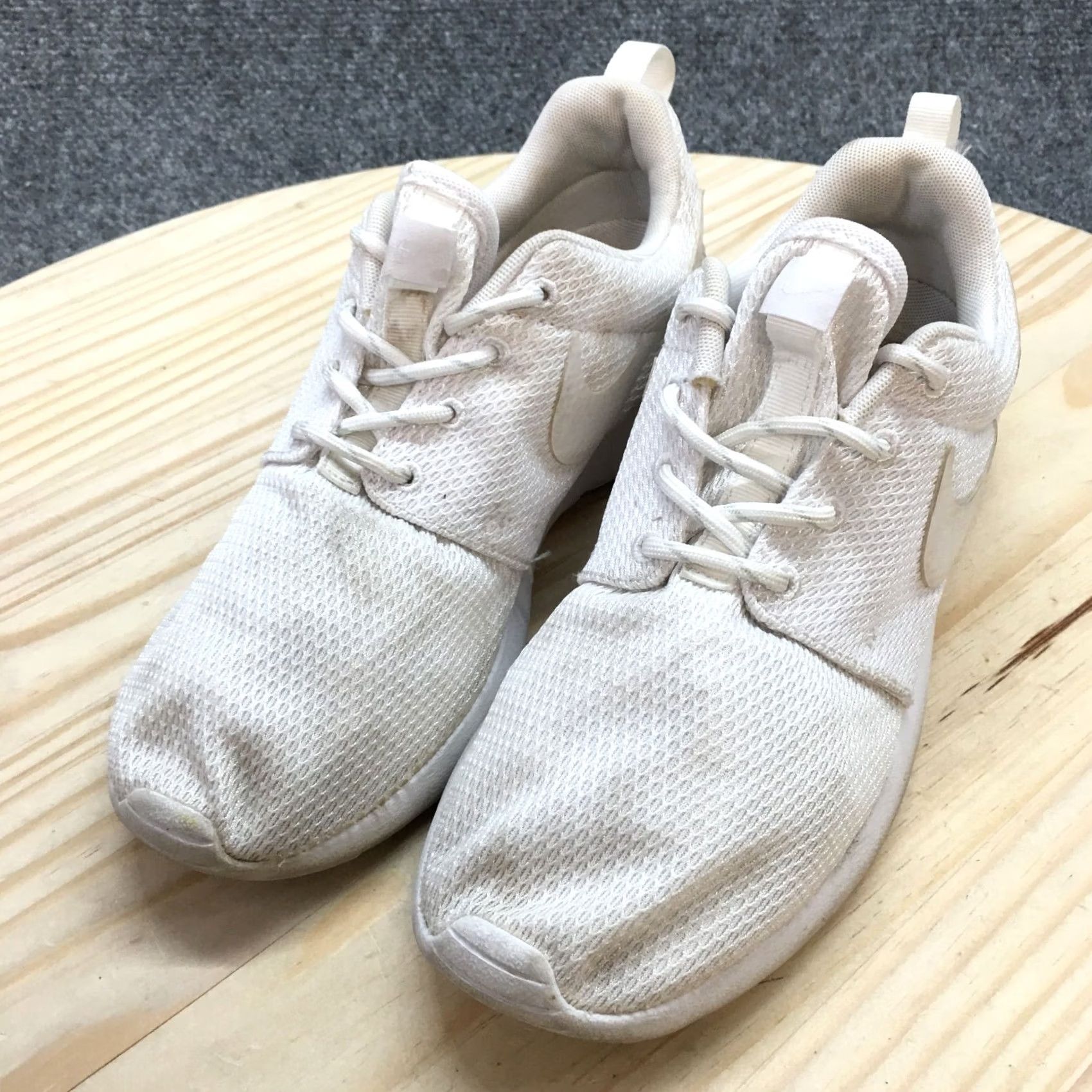 Nike Nike Roshe One Shoes Womens 8 Running Sneakers White Fabric Lace Up Low Top S Sneakers Activewear Womens Size M / US 6-8 / IT 42-44 - 4 Thumbnail