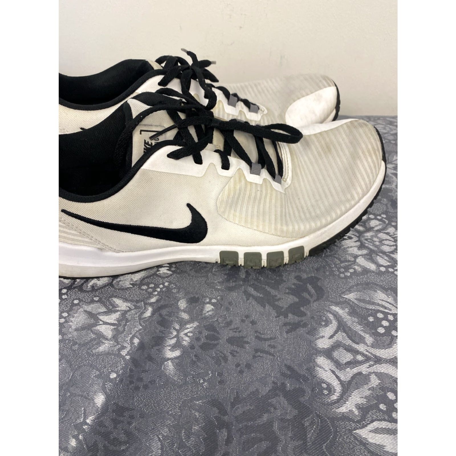 Nike Nike Flex Control 4 Sneaker Men Size 11 White UK 10 EU 45 Nike CD0197-100 Size US 10 / EU 43 - 4 Thumbnail