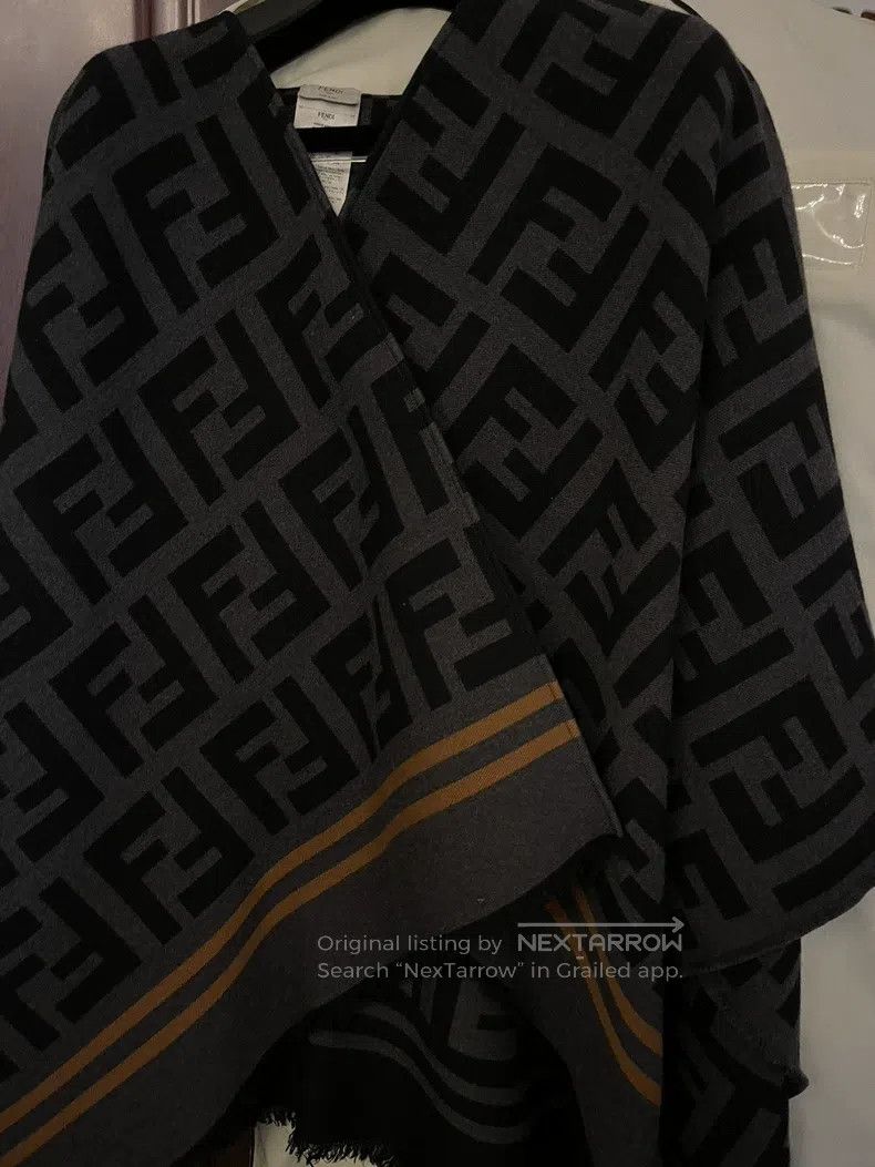 Fendi Fendi Cape Size ONE SIZE - 4 Thumbnail