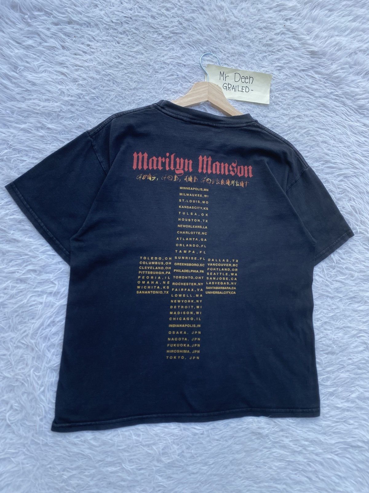 Band Tees Vtg Marylin Manson Guns, God and Government (Holy Wood Era) Size US M / EU 48-50 / 2 - 17 Thumbnail